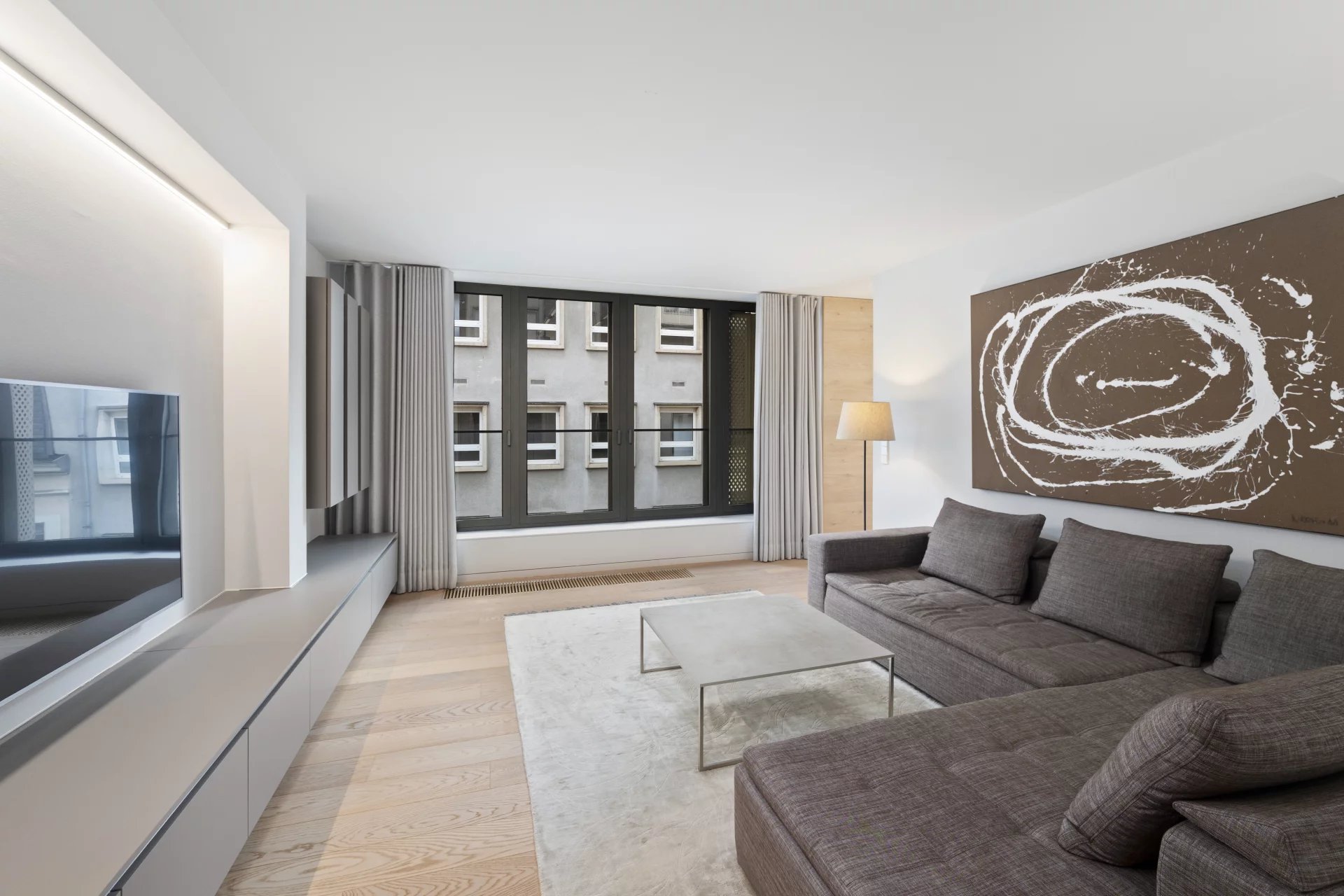 Agence immobilière de EIRES REAL ESTATE SARL