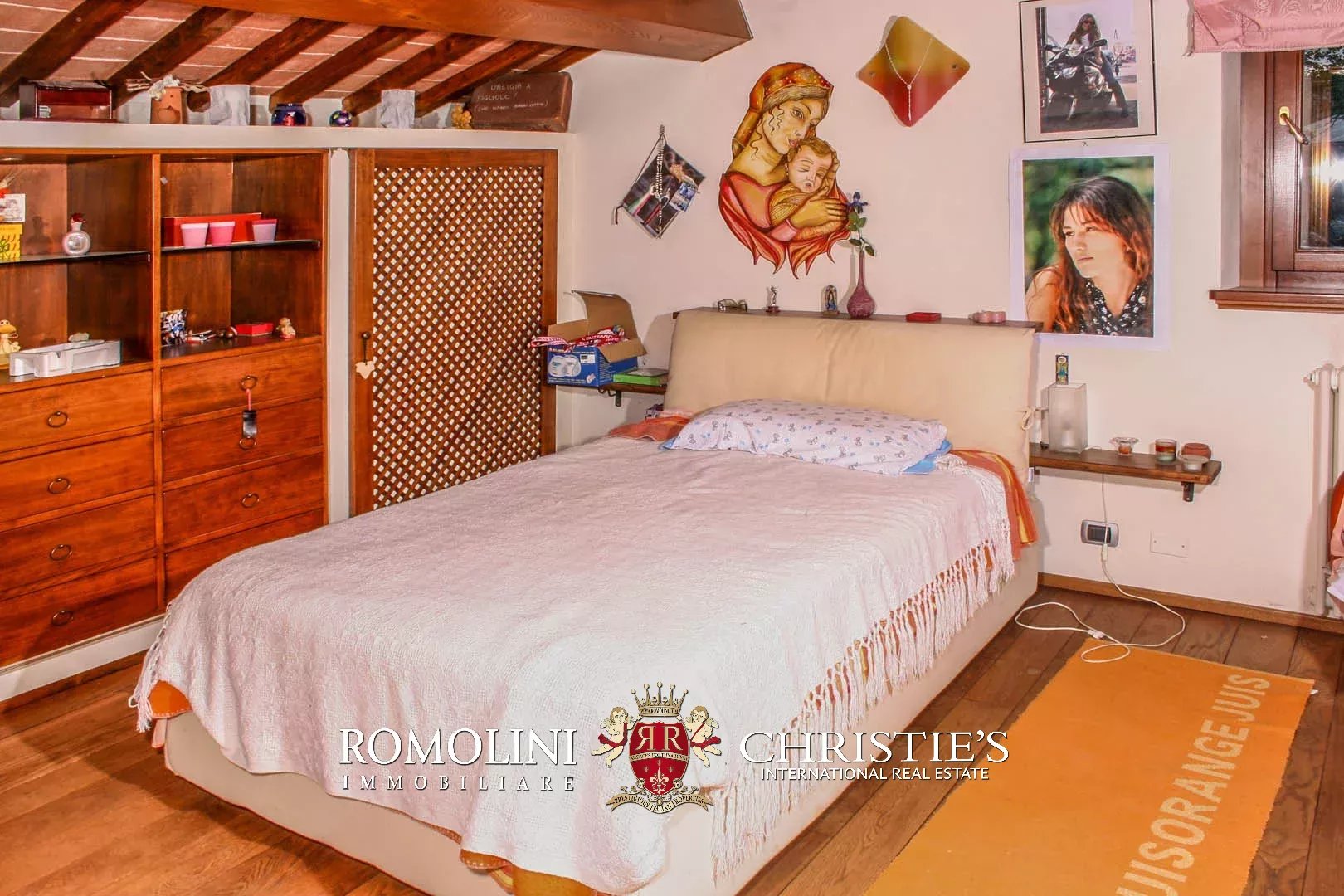 5 Bedroom Villa/Townhouse's Image 23