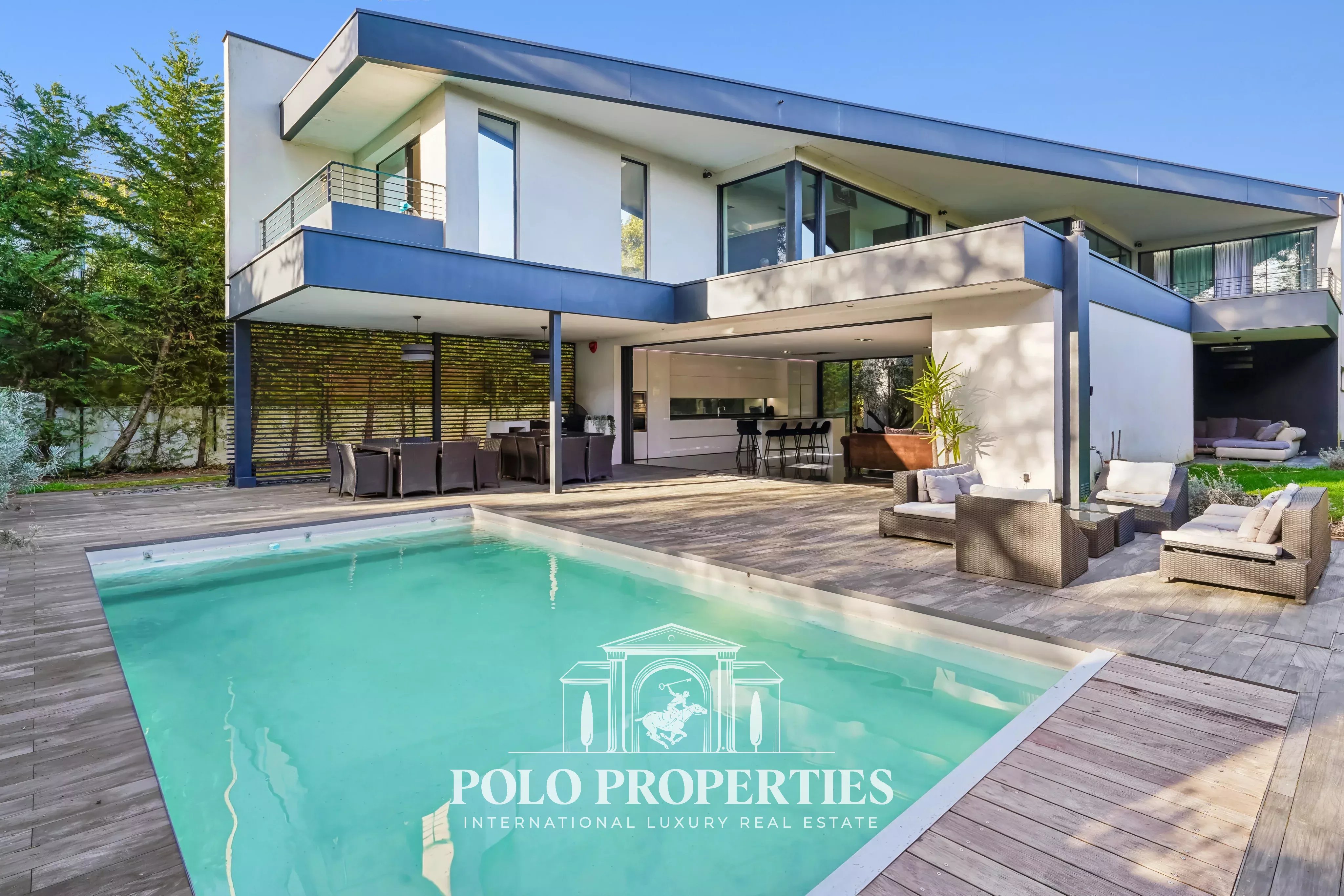 Architect-designed villa with pool - Garches
