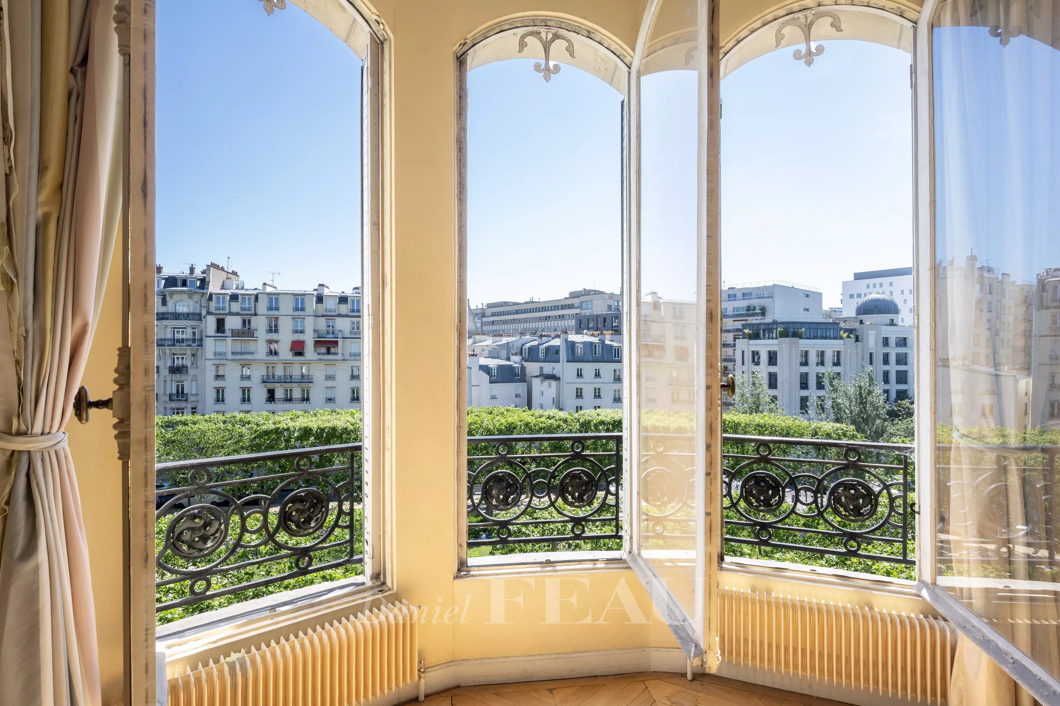 Sale Apartment Paris 7th