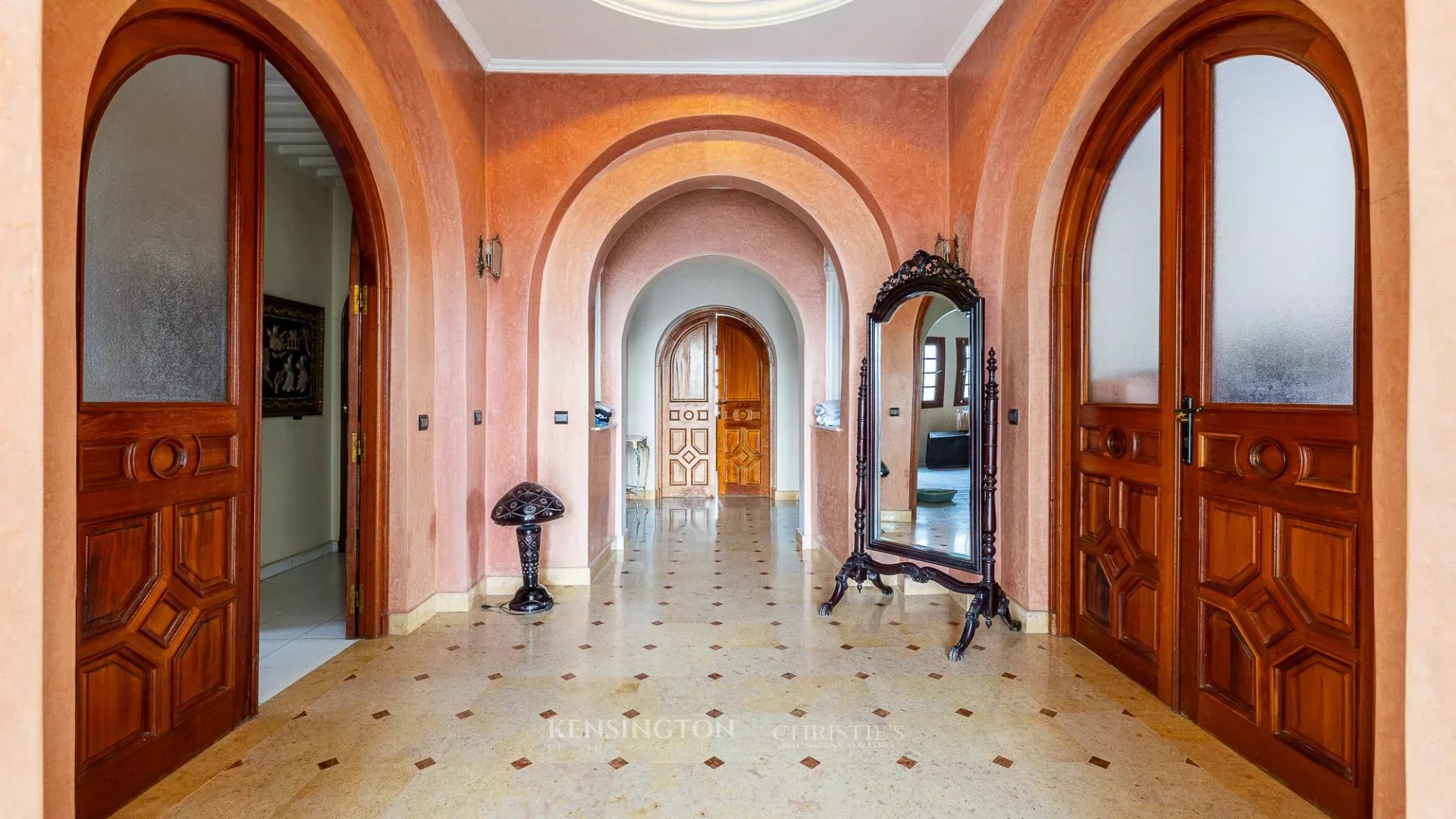 9 Bedroom Villa/Townhouse's Image 16