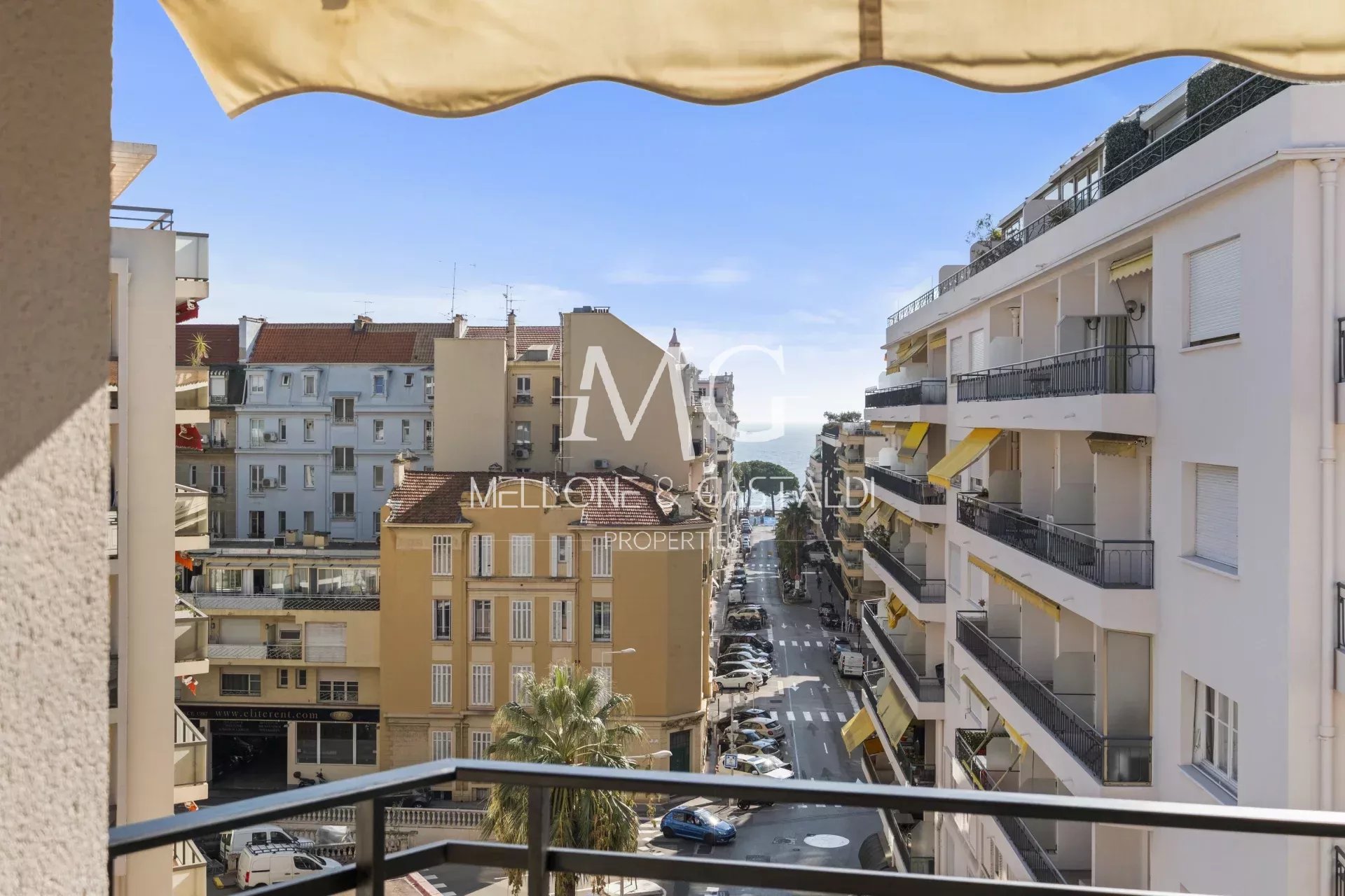 T5 | RUE D'ANTIBES | PRESTIGE | APERÇU MER