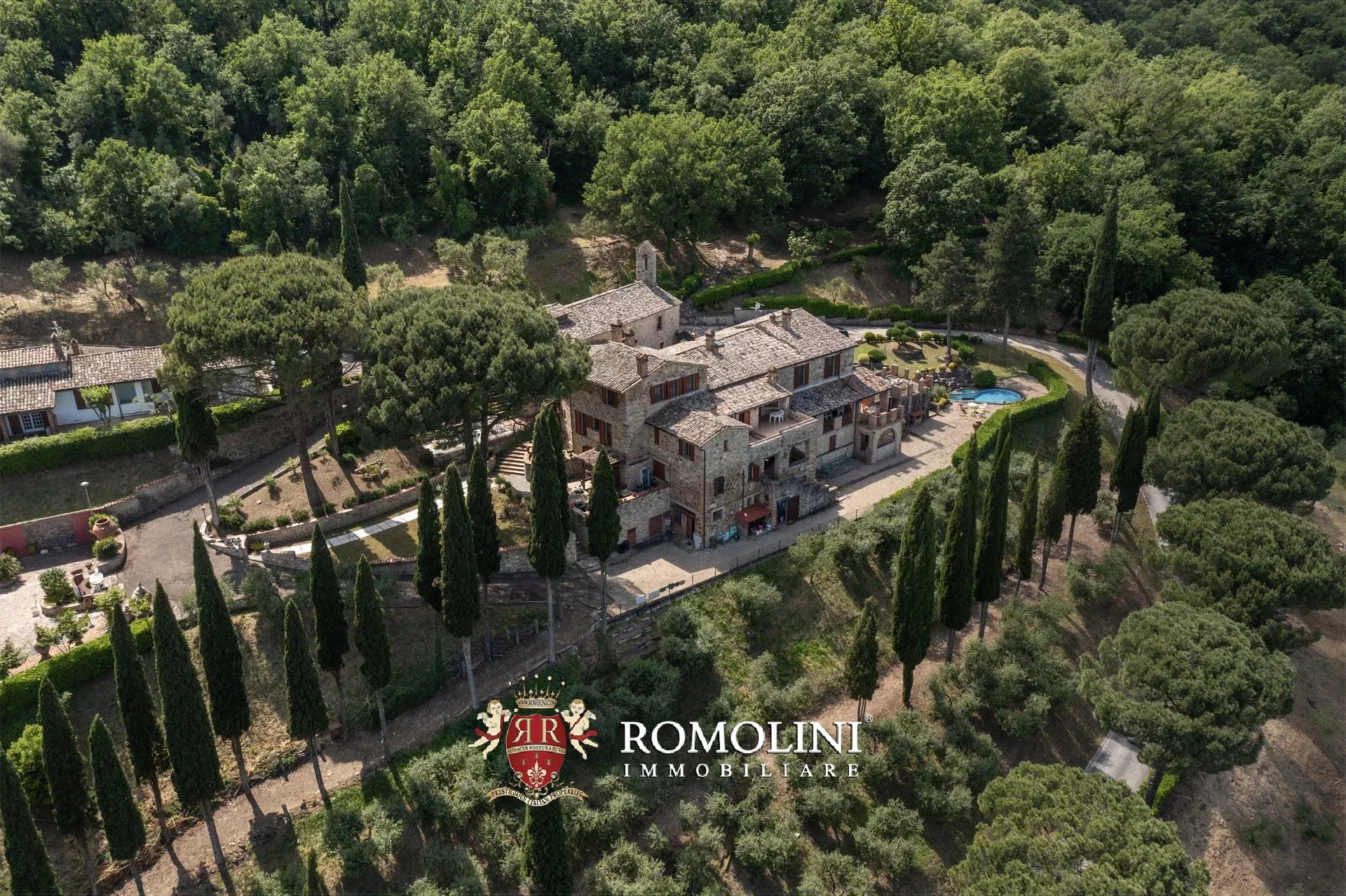 8 Bedroom Villa/Townhouse's Image 18