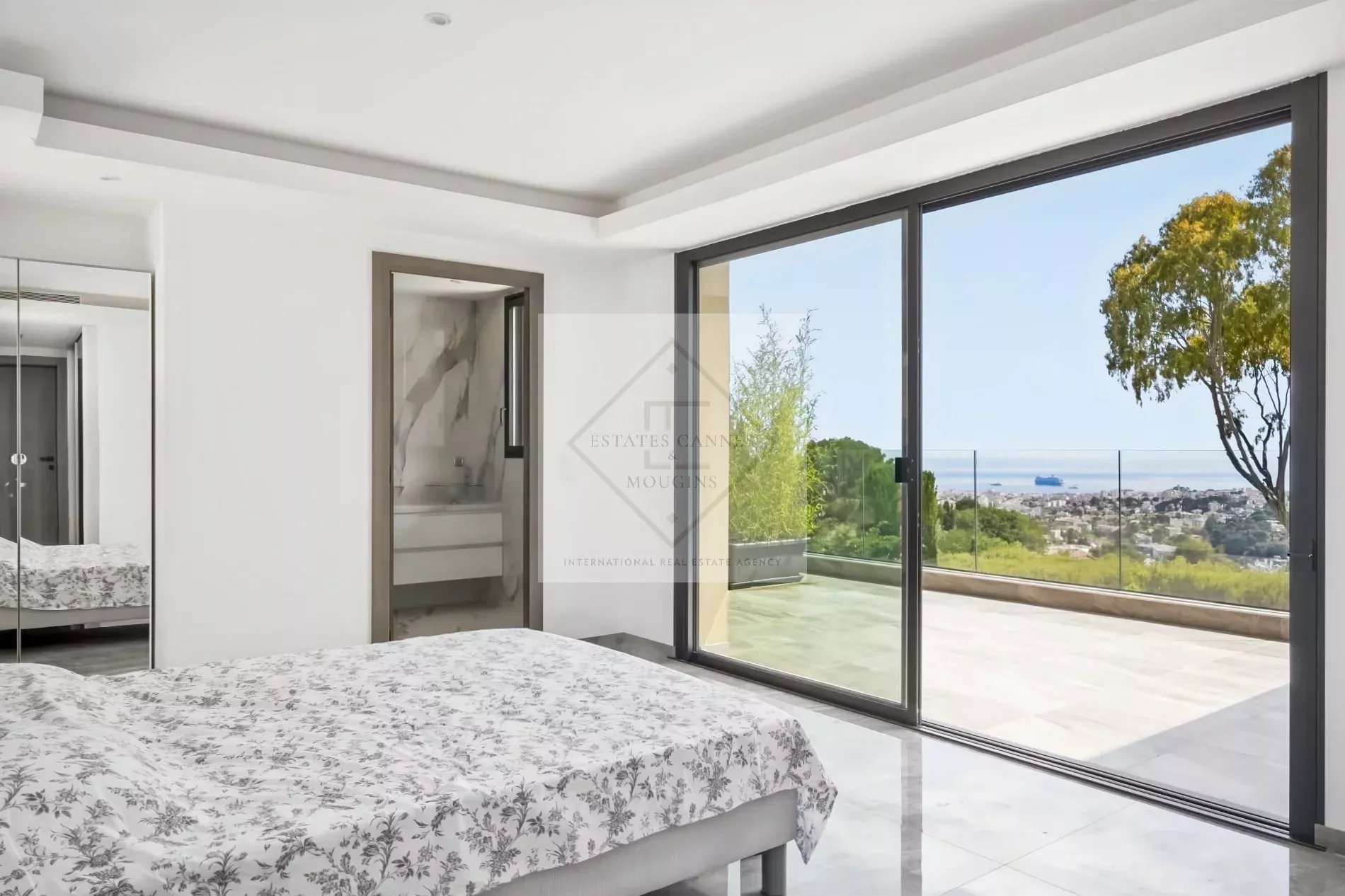 Villa d’Exception à Mougins – Vue Mer Panoramique — photo 5
