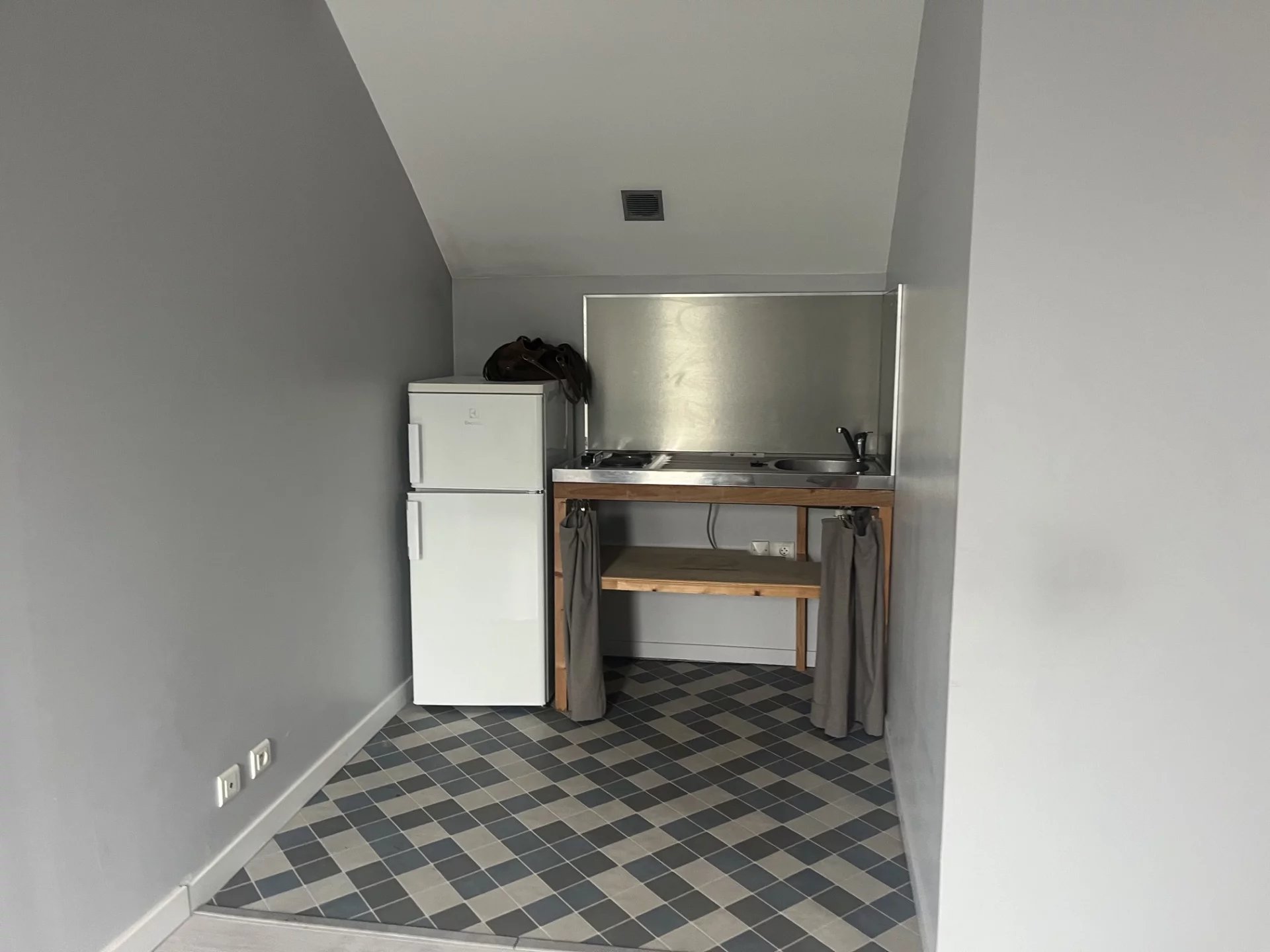Un Studio à Cagny / Place de Parking — photo 3