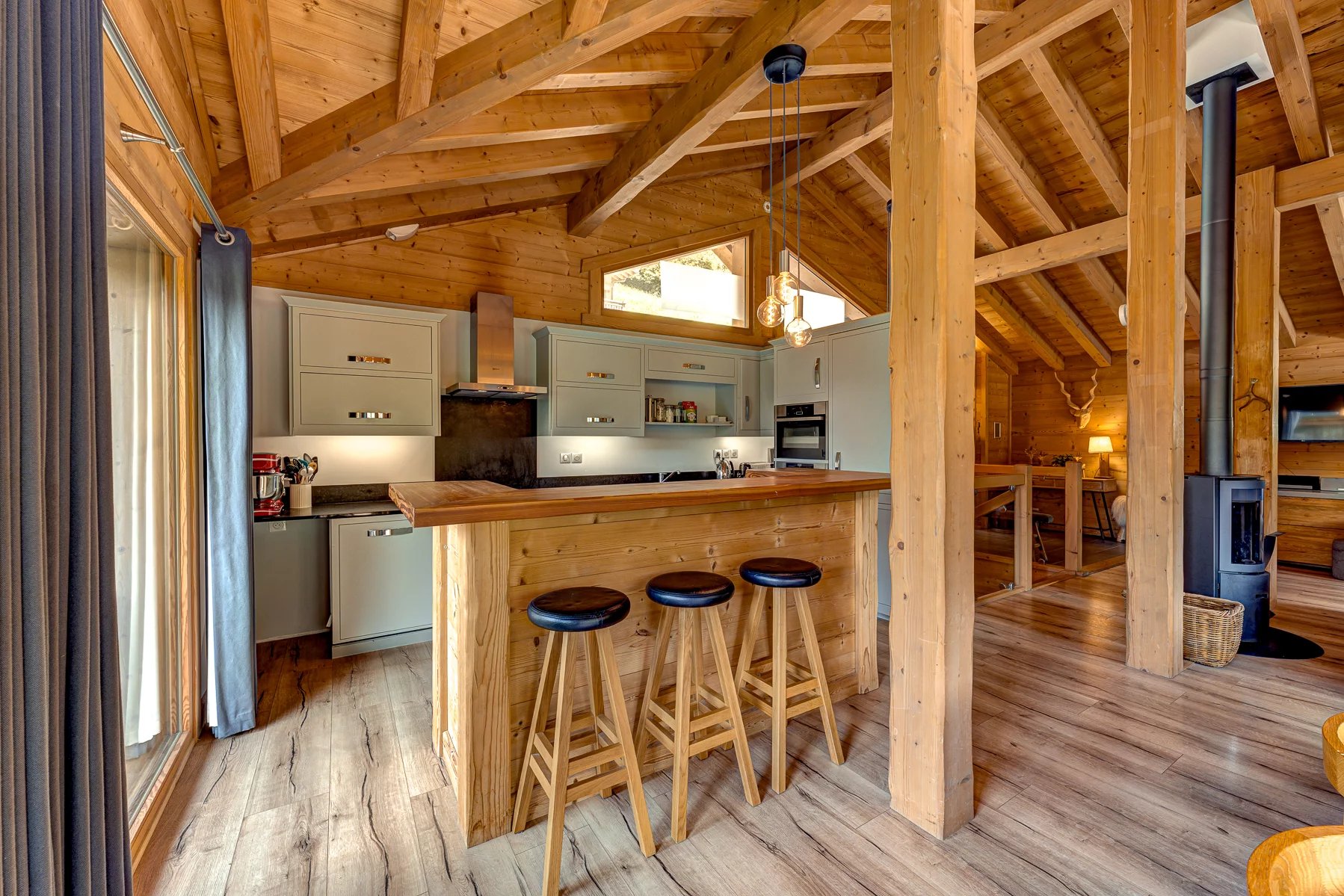 Photo of MORZINE - Stunning turn-key 6 bedroom chalet in Morzine