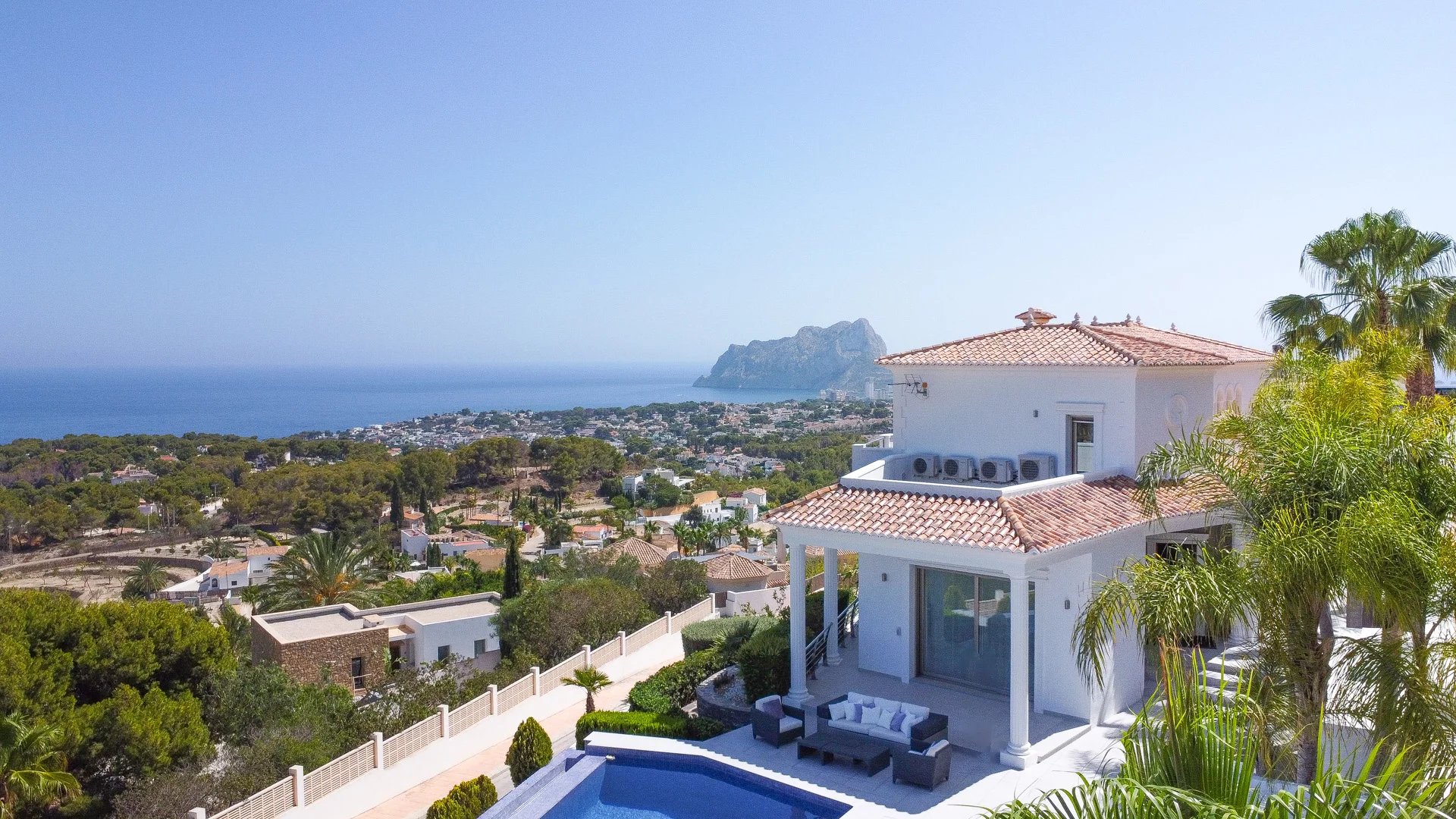 Lujosa villa con fantásticas vistas al mar en venta en Benissa