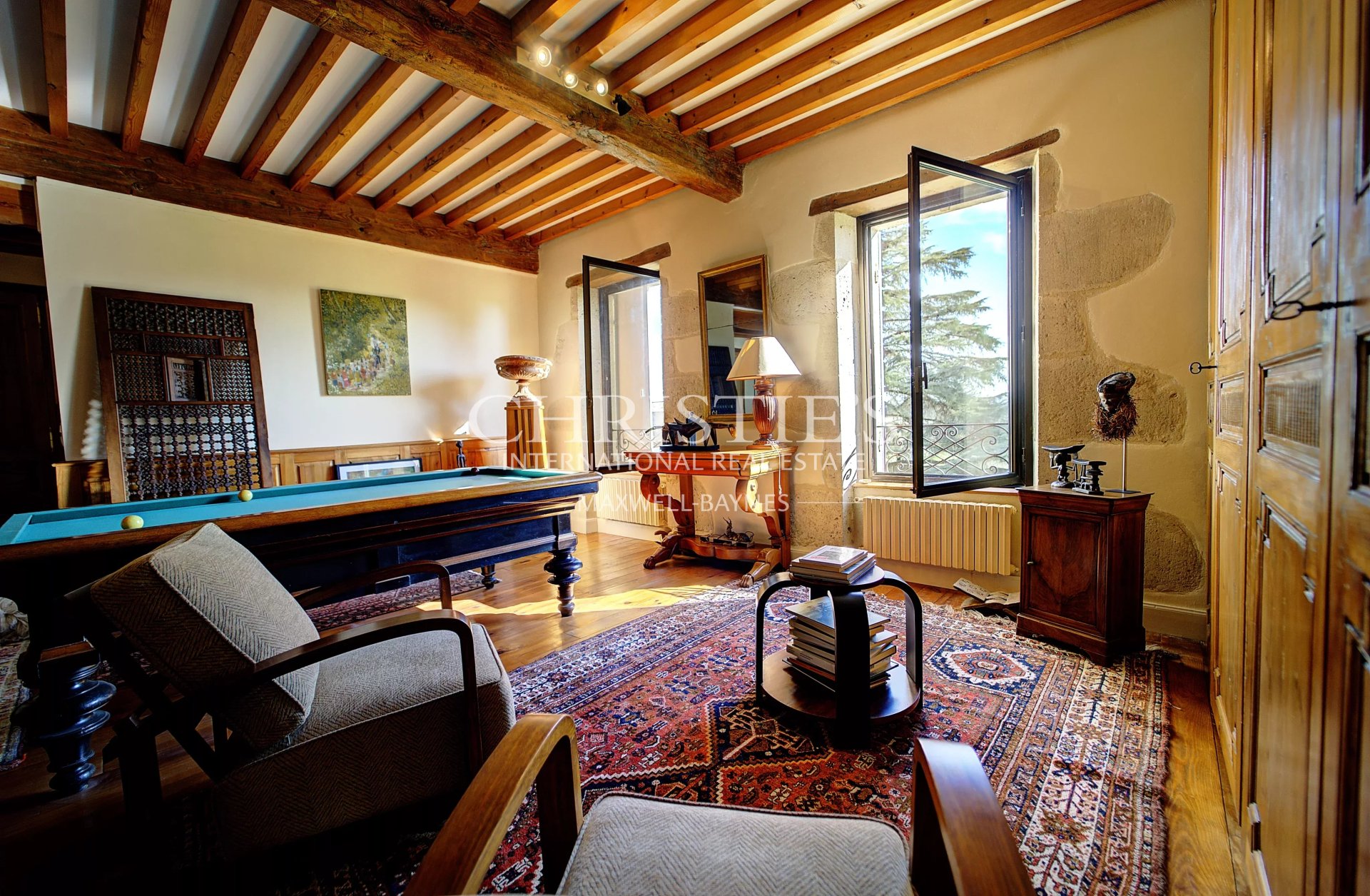 8 Bedroom Villa/Townhouse's Image 9
