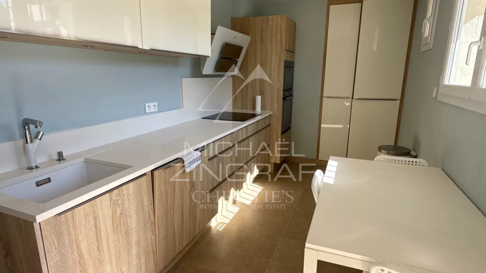4 Bedroom Villa/Townhouse's Image 6