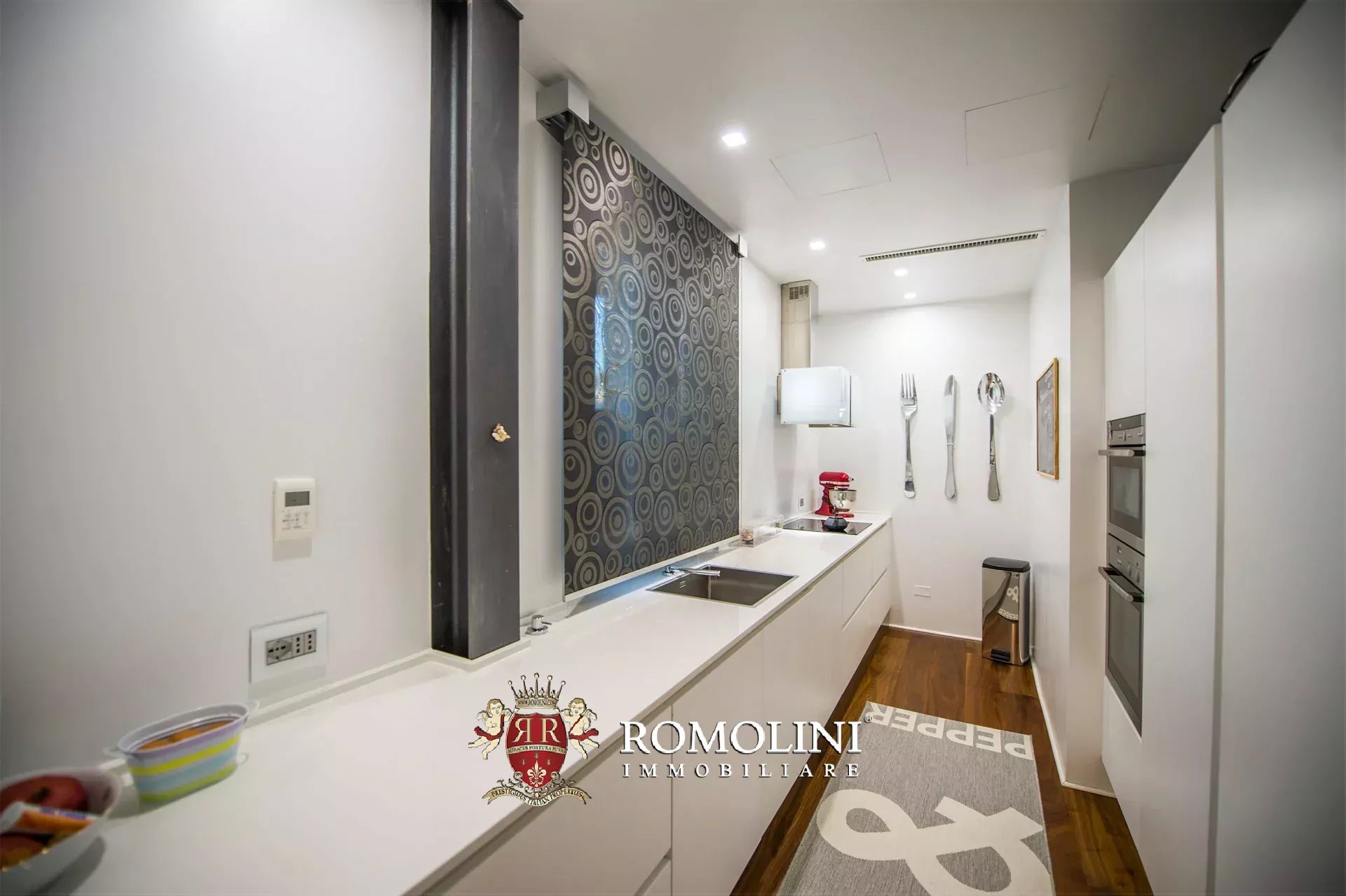 ECO-FRIENDLY VILLA FOR SALE NOT FAR FROM THE SEA, PISA, TUSCANY