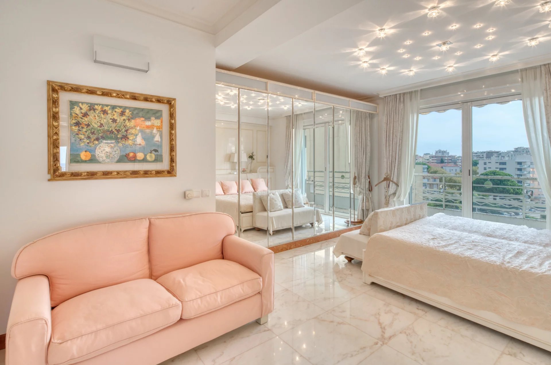 CANNES CROISETTE – APPARTEMENT DE PRESTIGE 270 M² AVEC TERRASSE ET VUE MER PANORAMIQUE