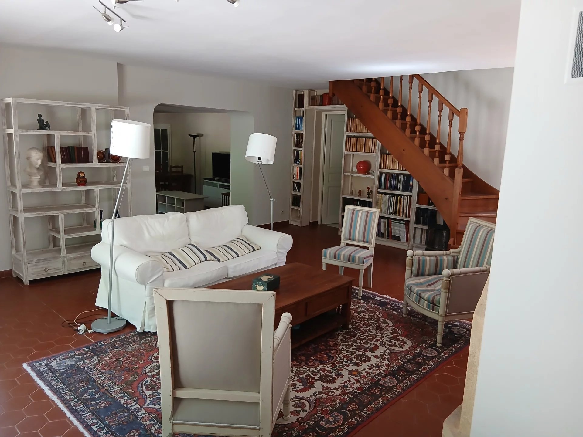 Character property with Provençal charm