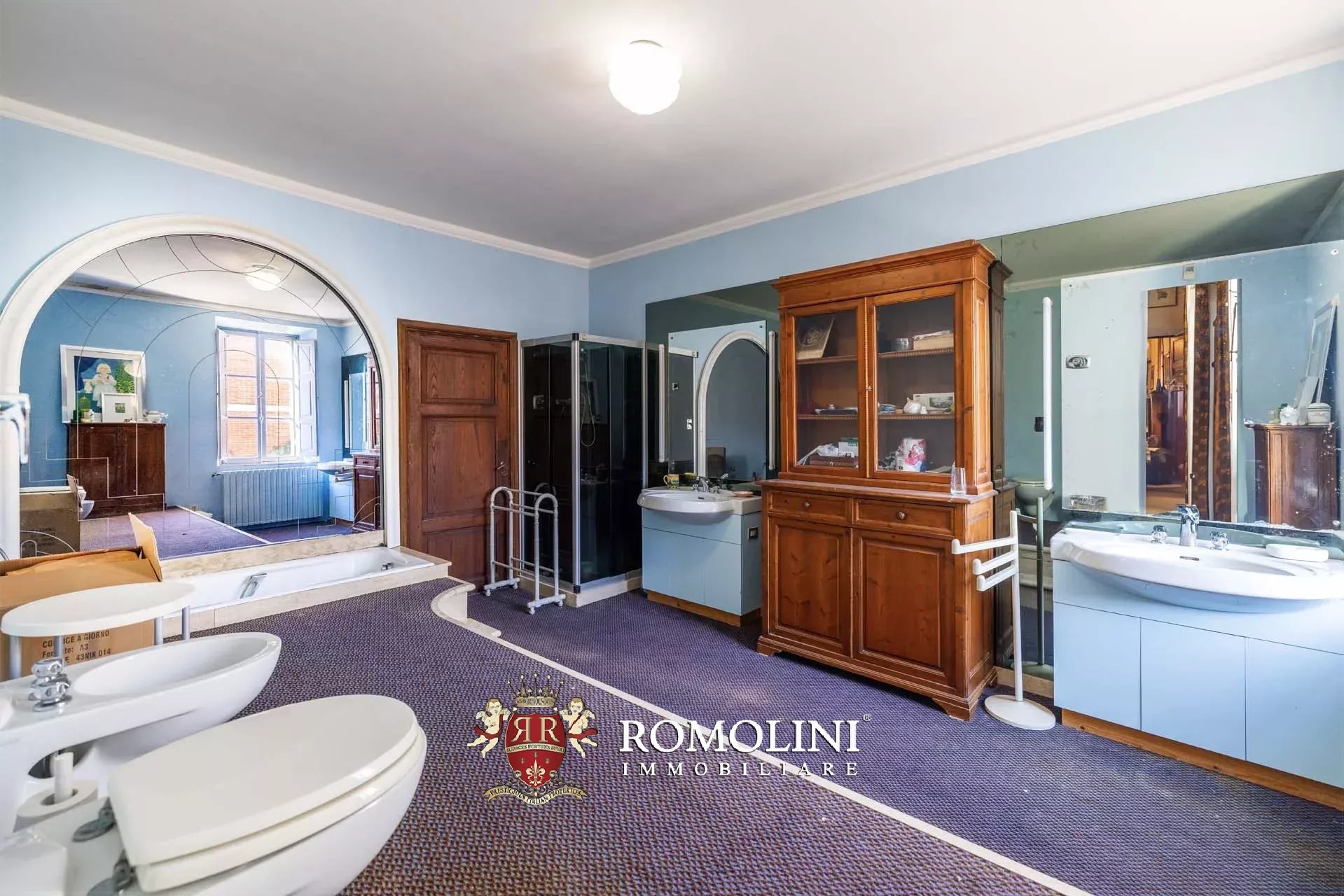 70 Bedroom Chateau's Image 38
