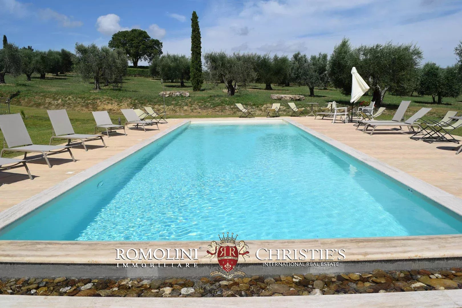 15 Bedroom Vineyard's Image 26