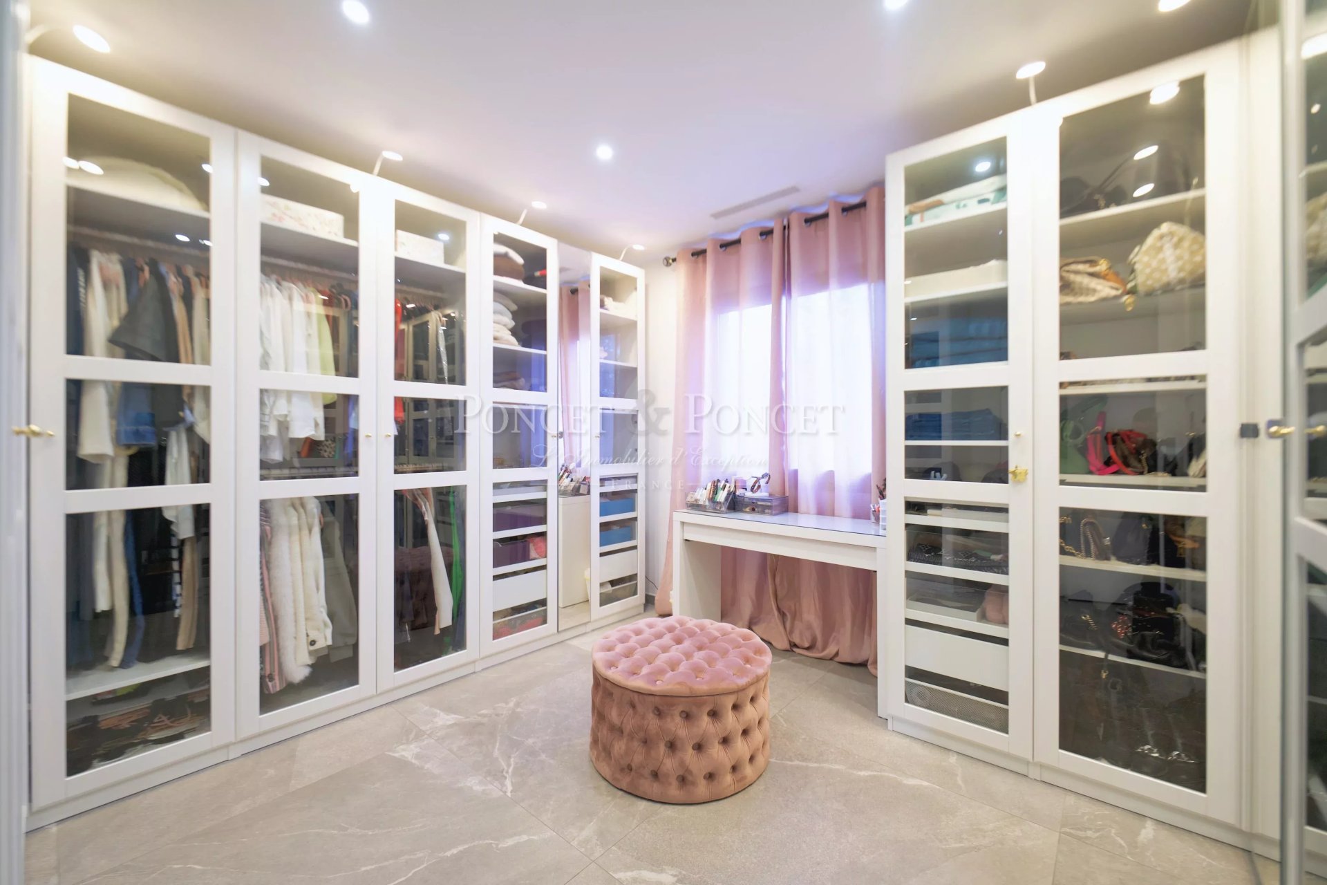5 Bedroom Villa/Townhouse's Image 17