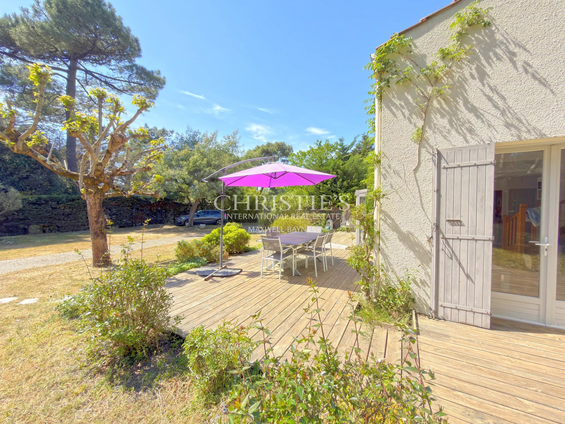 6 Bedroom Villa/Townhouse's Image 36