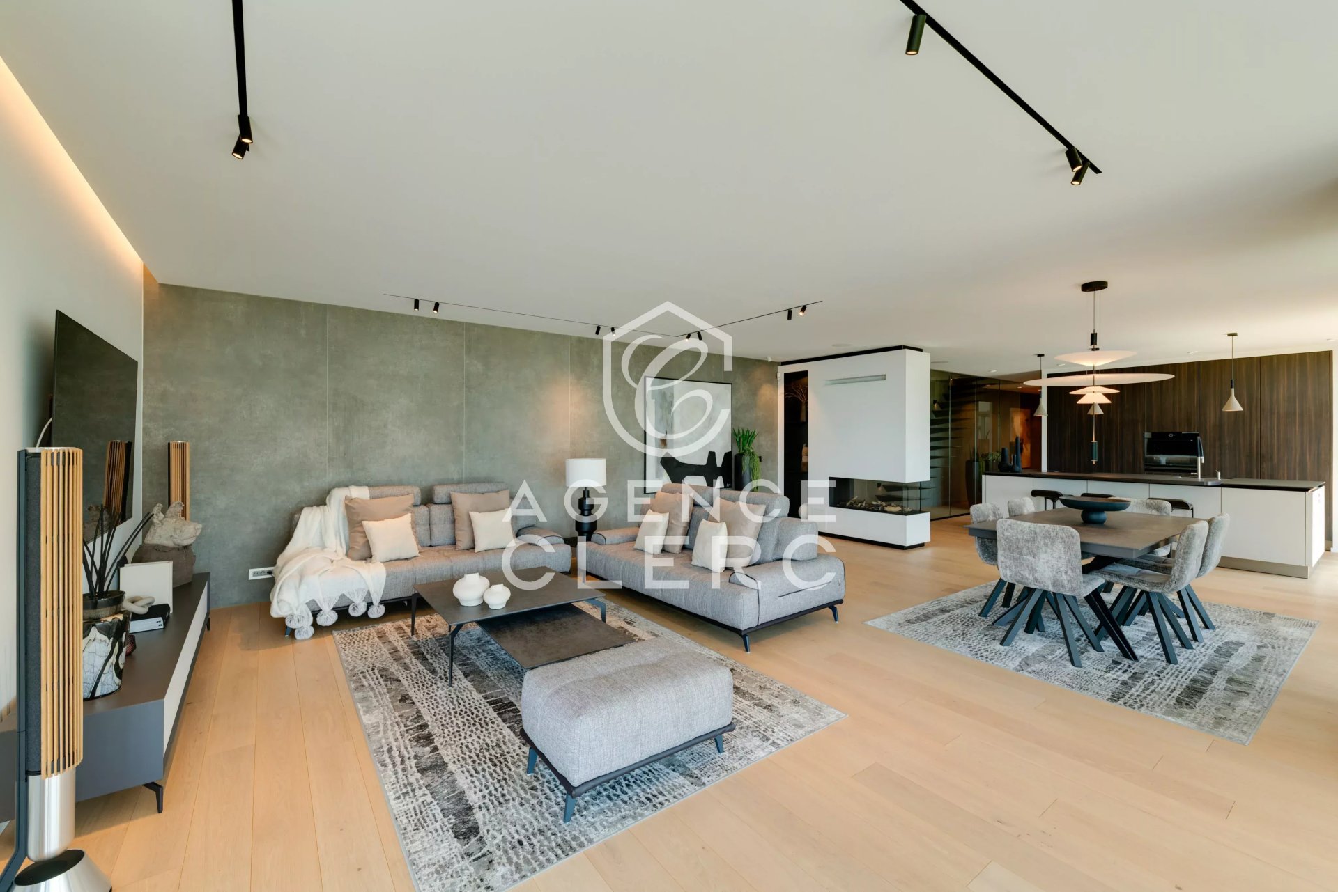 4 Bedroom Villa/Townhouse's Image 21