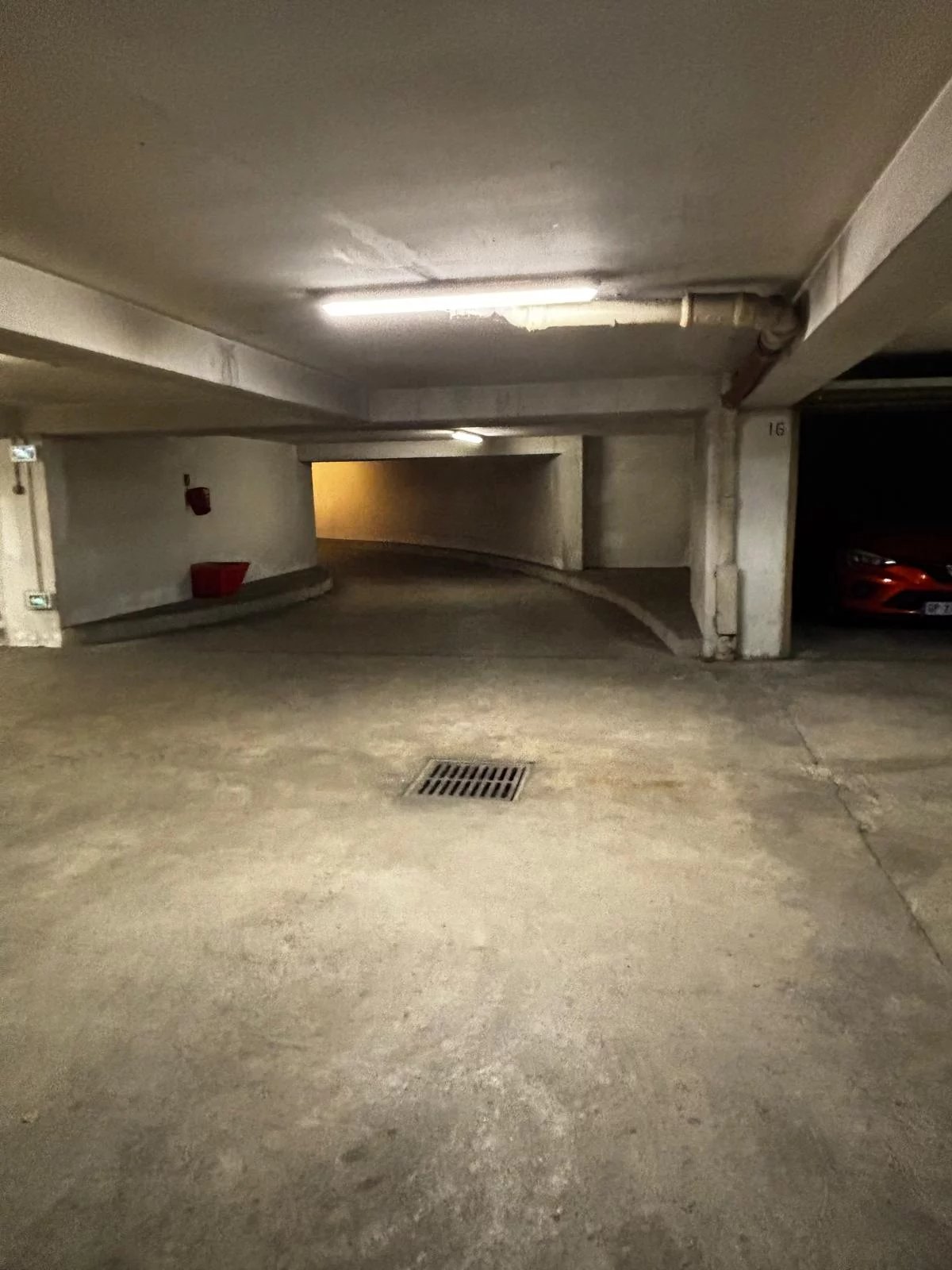 Paris VIe - PARKING A LOUER