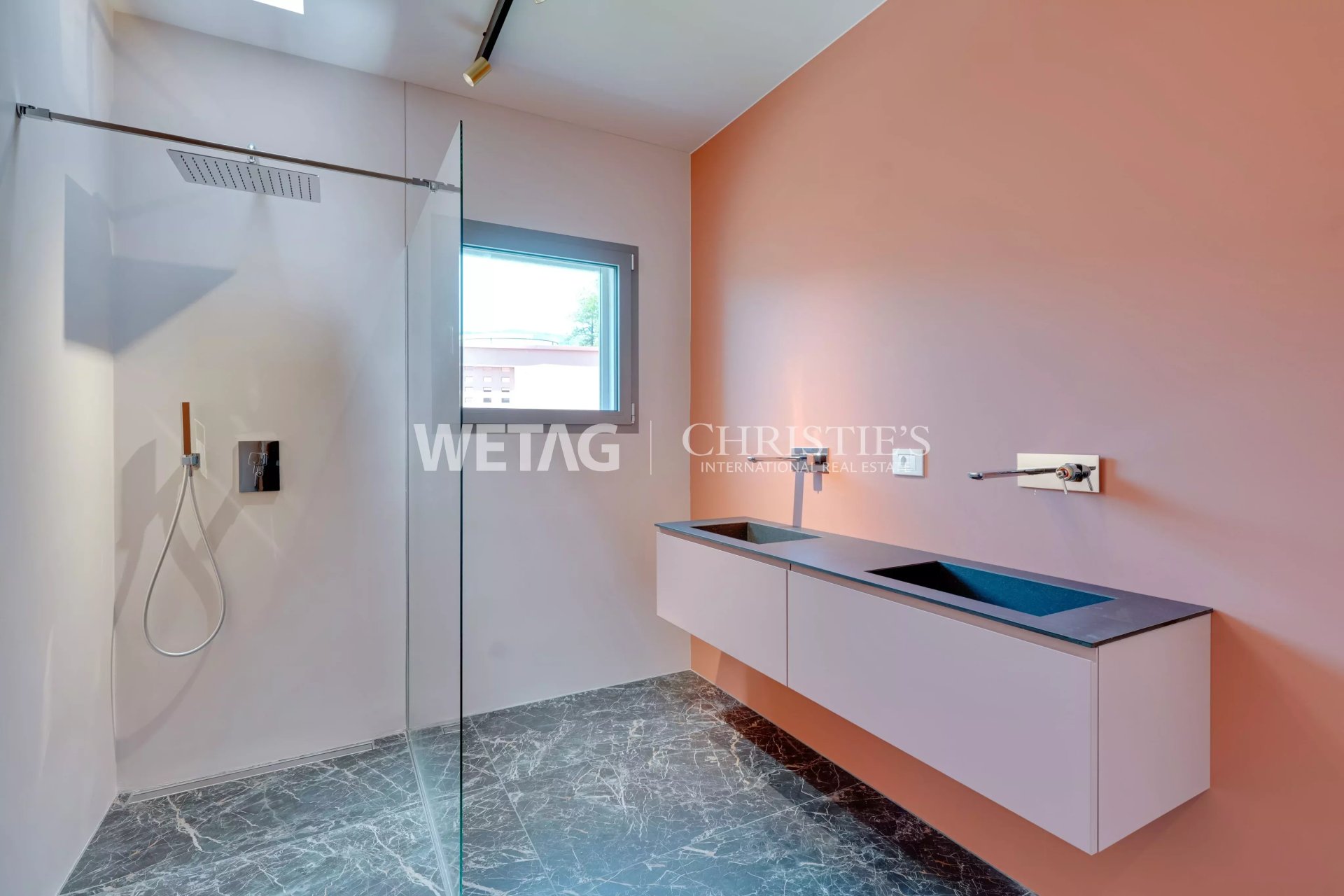 6 Bedroom Villa/Townhouse's Image 7
