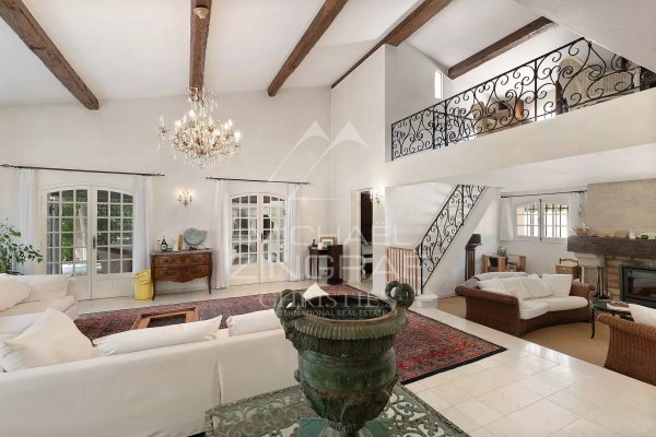 Legacy Estate in Grasse: Luxury 13-Bedroom Villa Near Cannes — photo 3