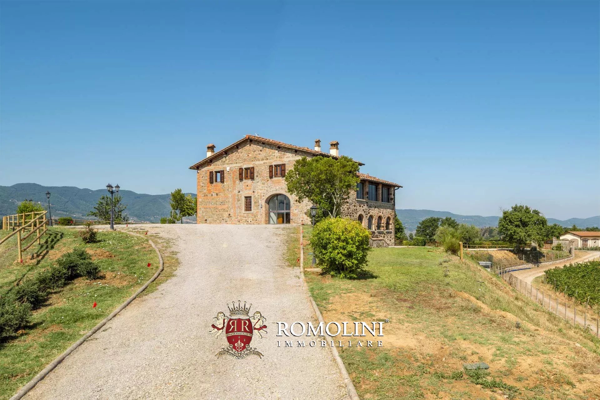 4 Bedroom Vineyard's Image 8