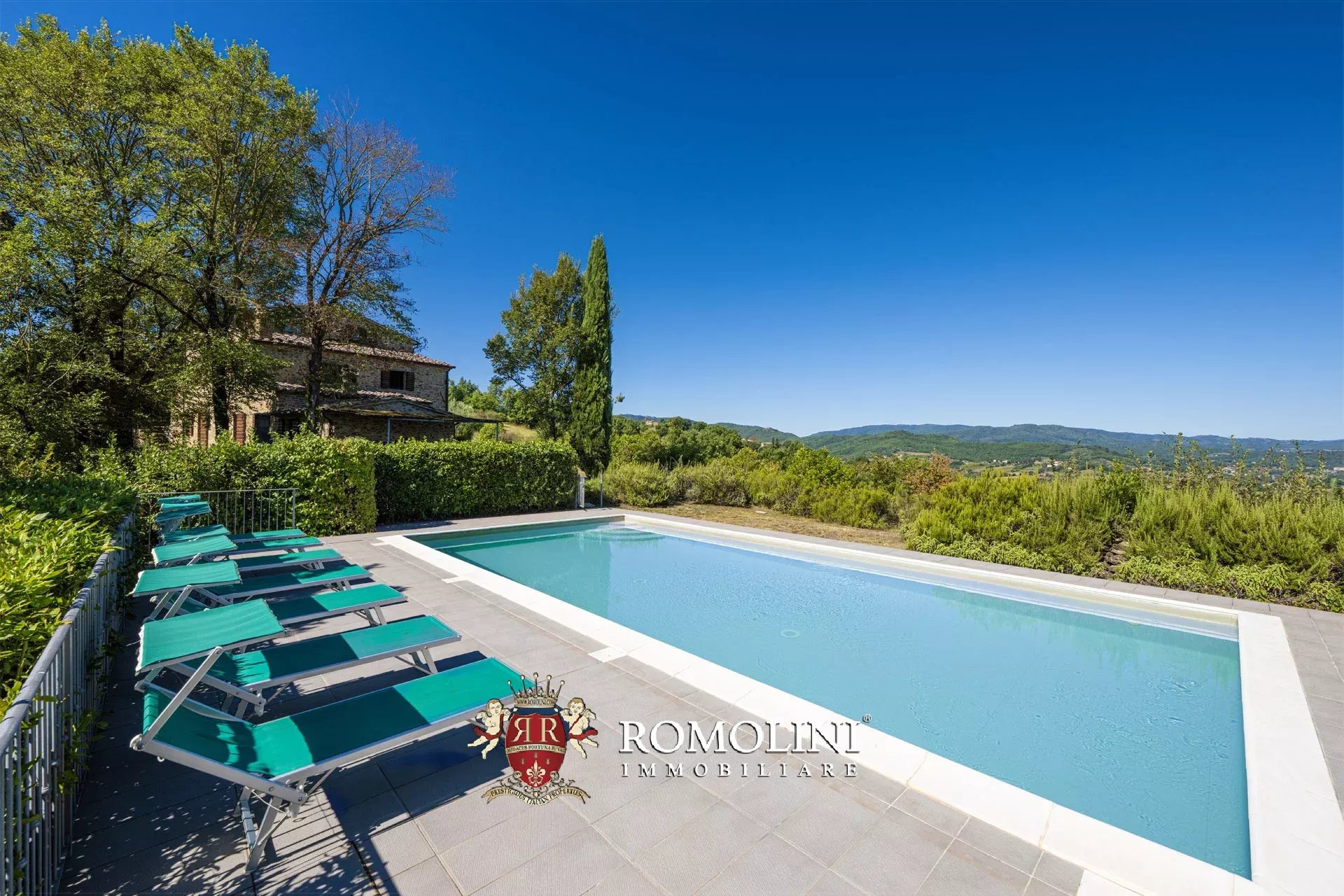 8 Bedroom Villa/Townhouse's Image 12