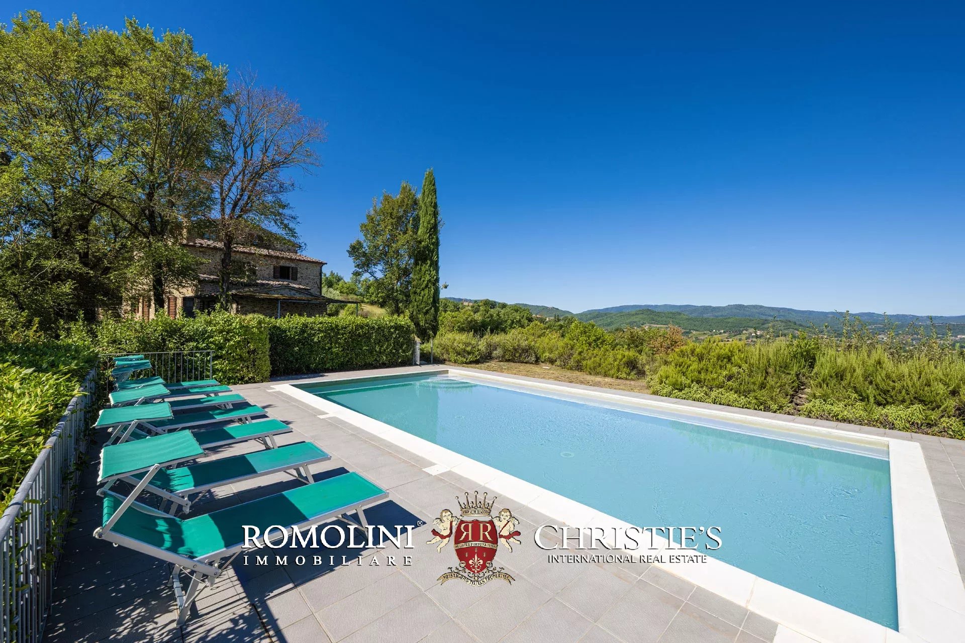 8 Bedroom Villa/Townhouse's Image 12