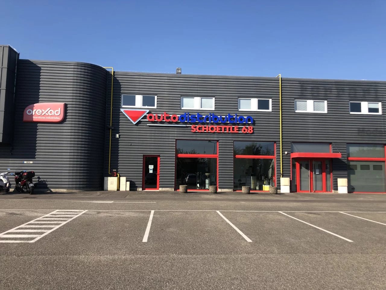 Bâtiment Commercial / Bureaux