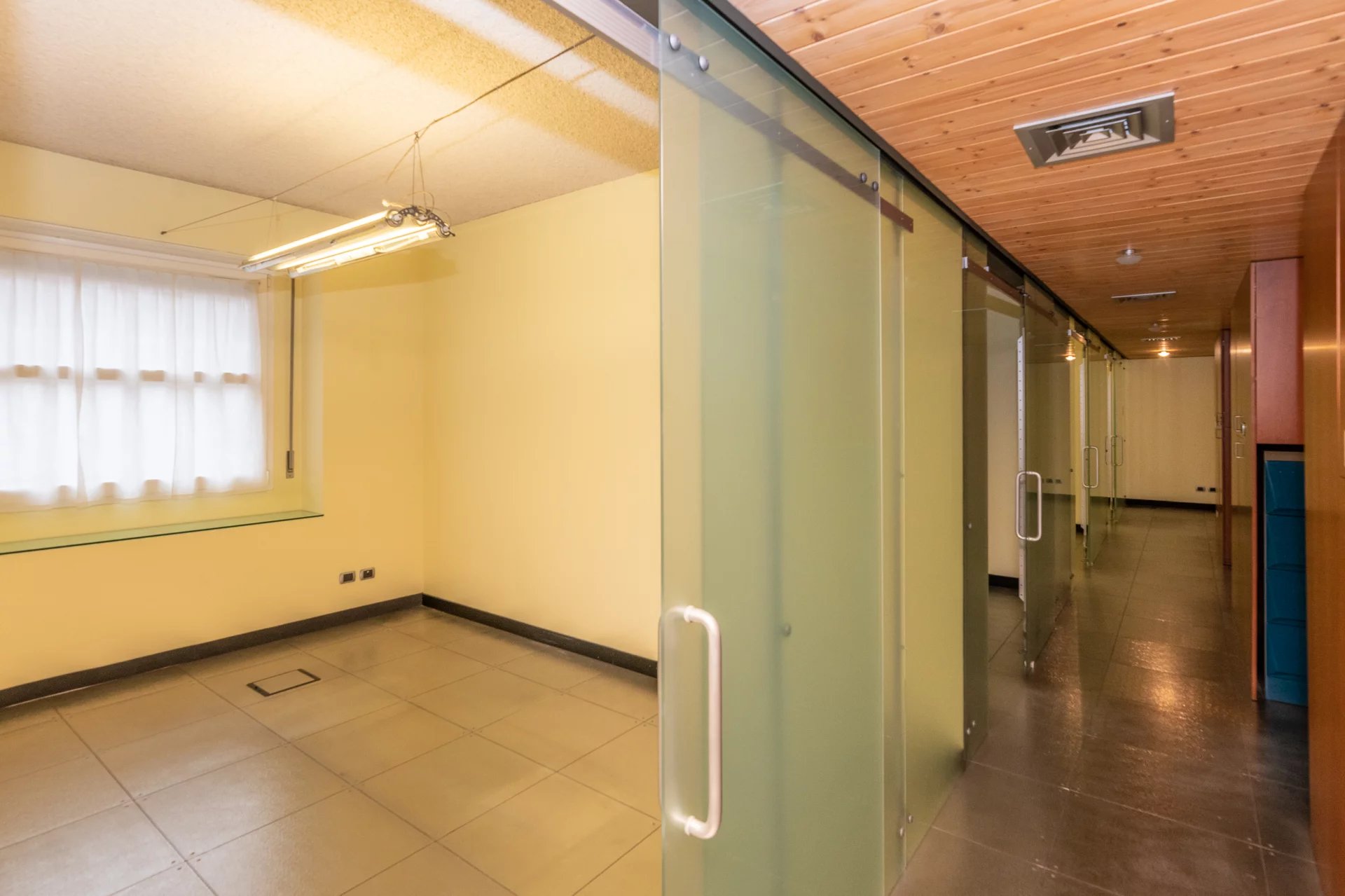 ELEGANT AND RESTORED OFFICE