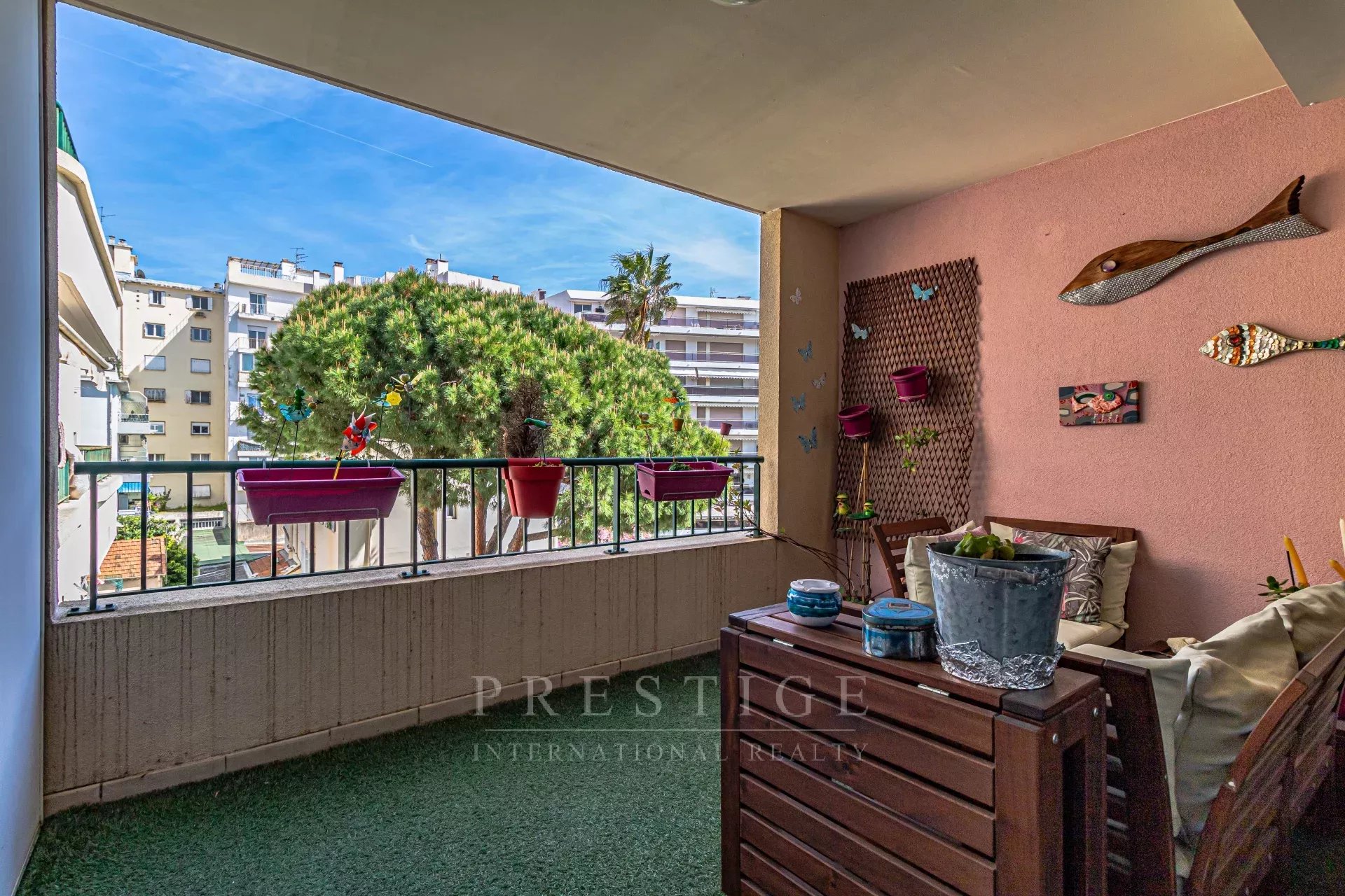 Juan les pins, 4 pièces, 2 terrasses, balcon, parking sous sol
