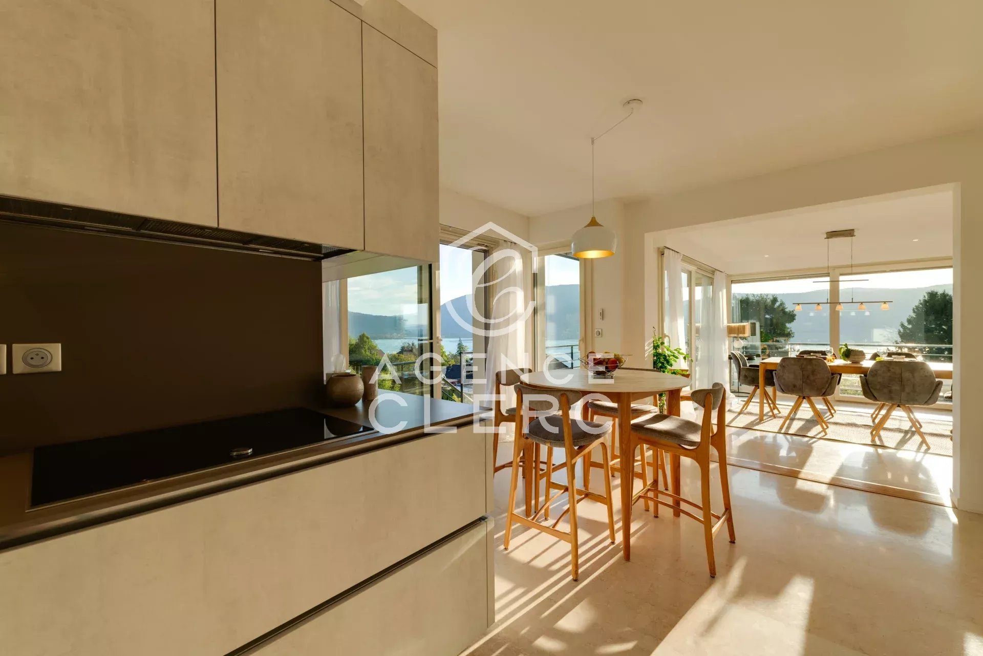 6 Bedroom Villa/Townhouse's Image 8