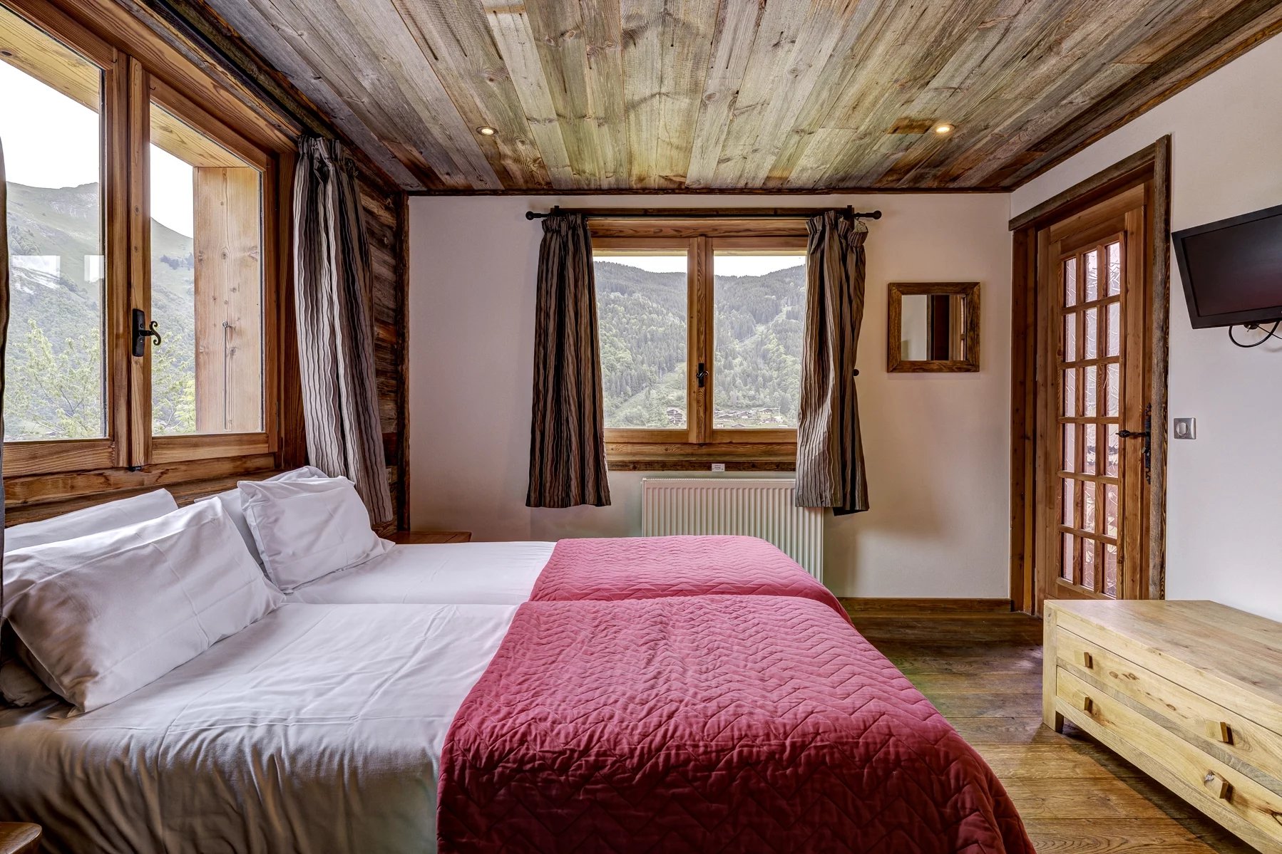 Photo of MORZINE - Chalet with 7 bedrooms in Morzine