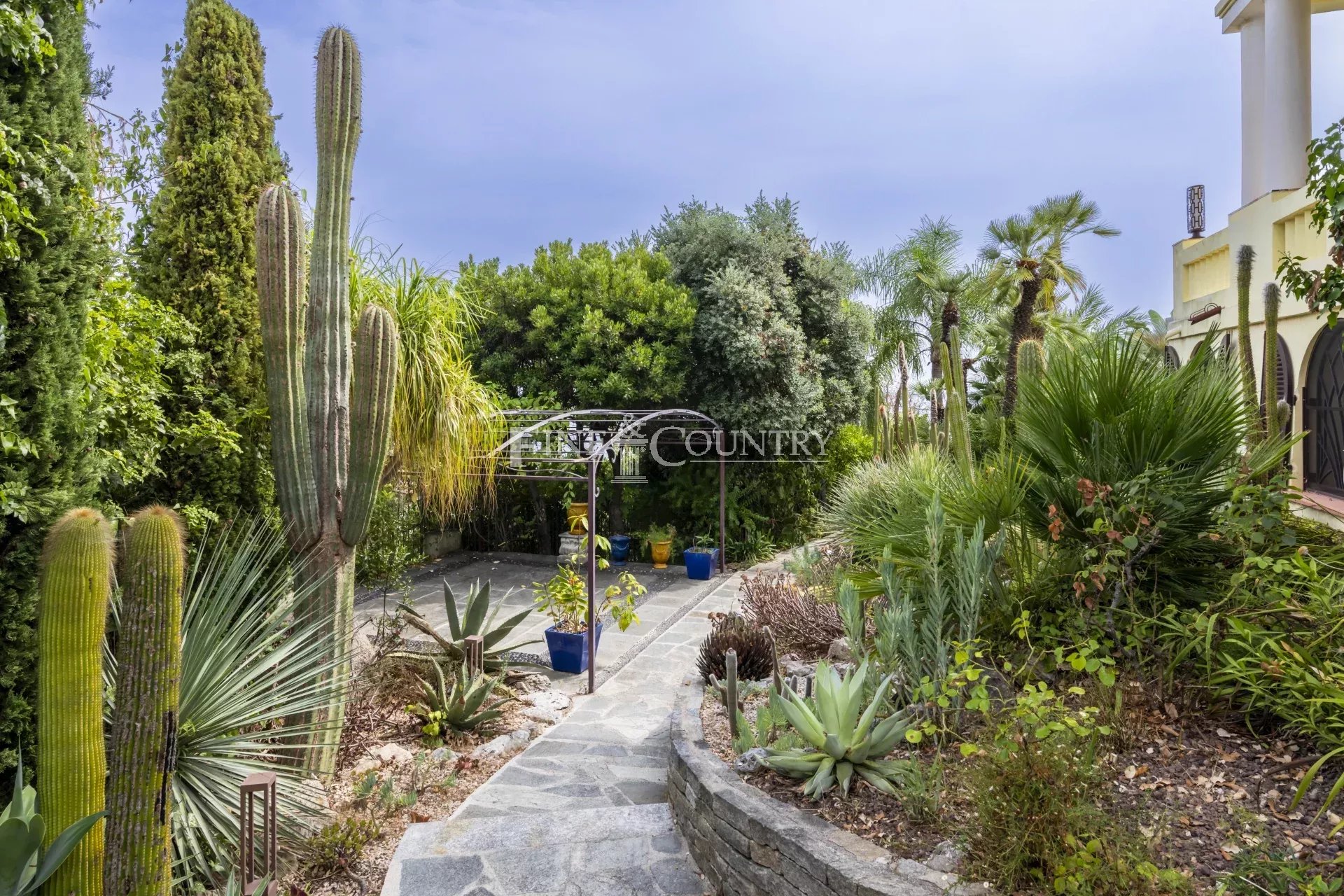 Photo of Art Deco Villa for Sale, Cannes Californie