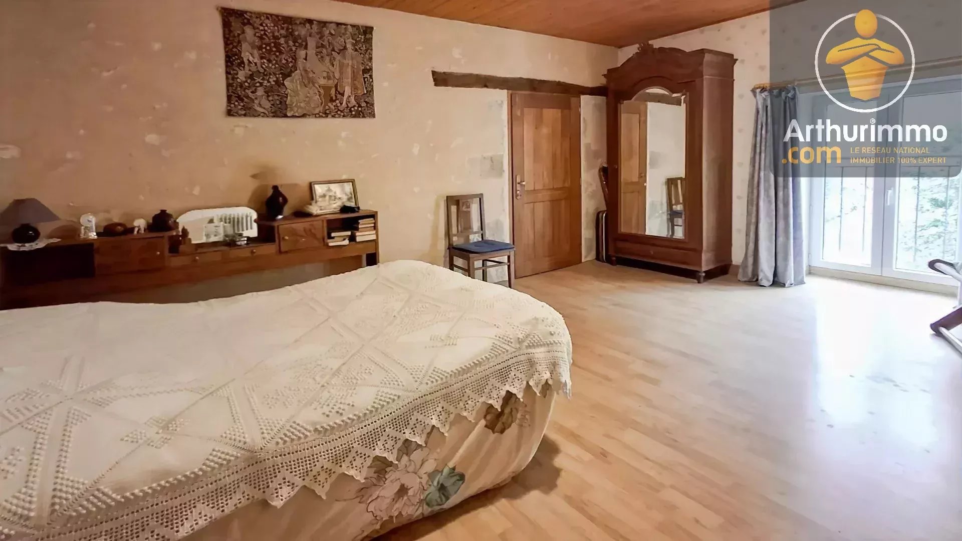 Maison de caractère avec dépendances sur 1,4 hectare arboré — photo 20