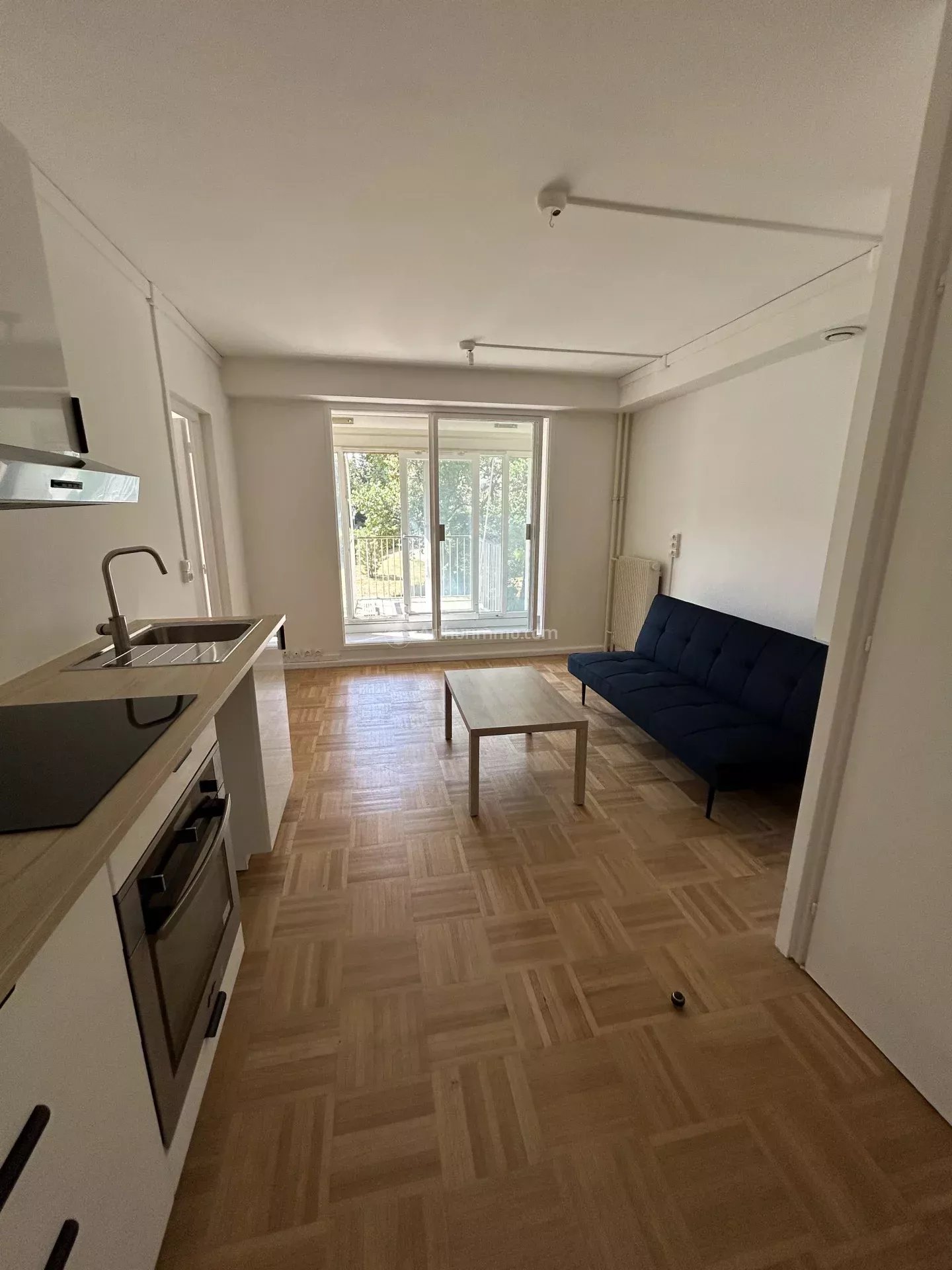 T2 - CENTRE ECULLY - PISCINE ET TERRAIN DE TENNIS - Photo 2