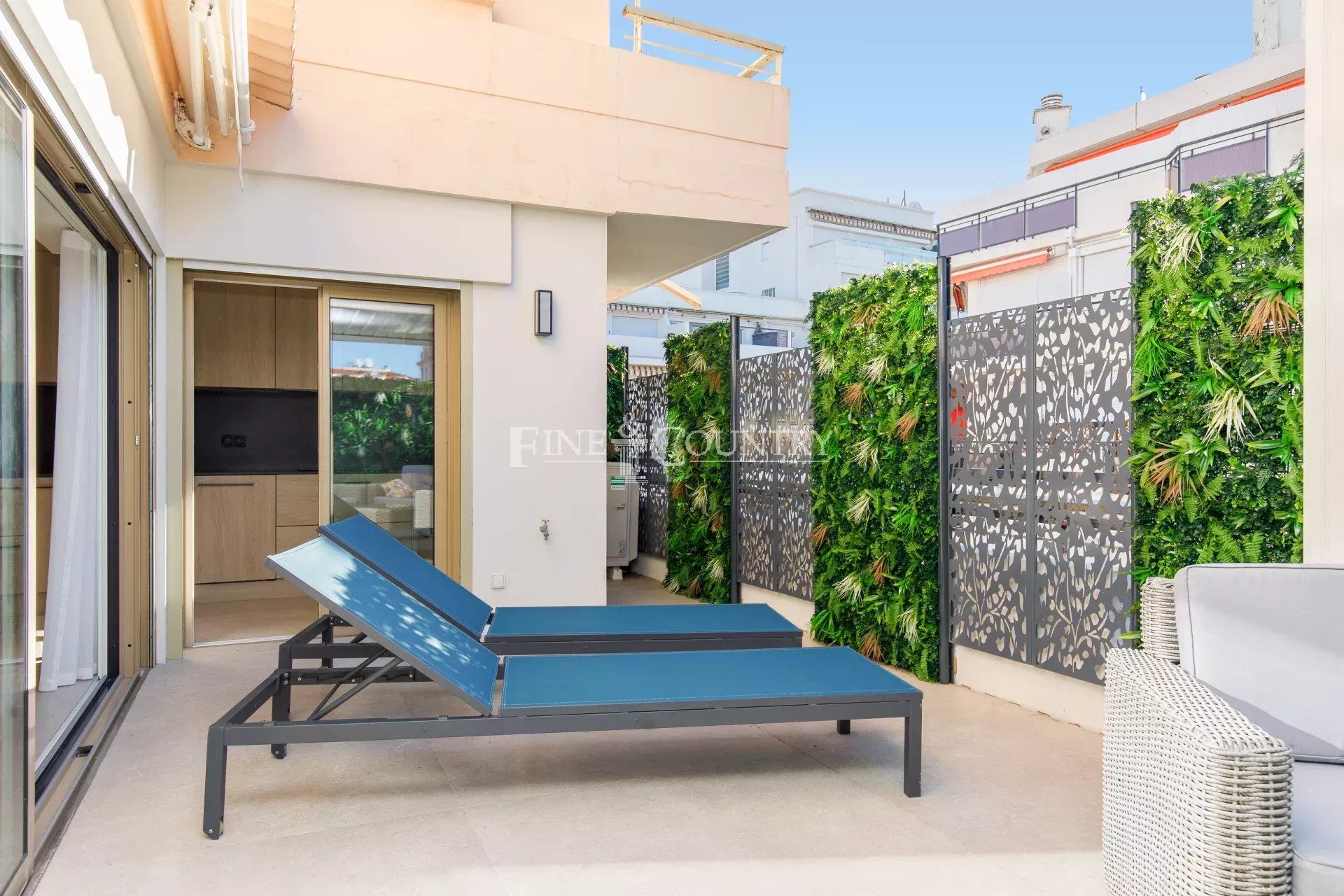 Photo of Apartment for sale in Cannes, la Banane