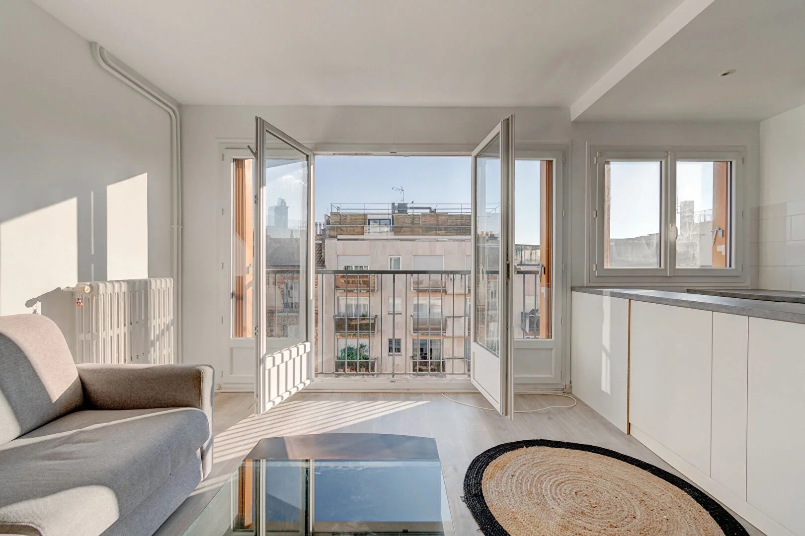 APPARTEMENT LUMINEUX - 2 PIECES -  45,39 M²