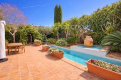 Provencal Luxury Villa for Sale in Saint-Tropez Center — photo 2 of 7
