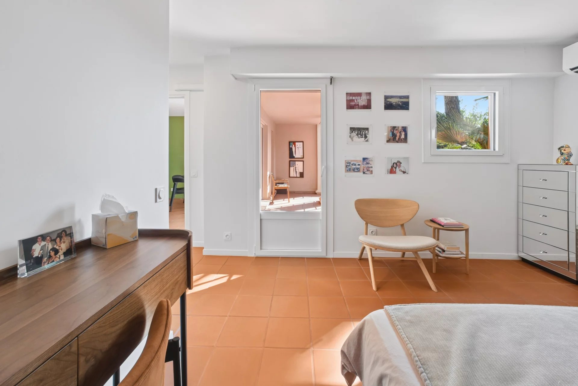 Appartement rénové d'une chambre avec grande terrasse orientée au sud