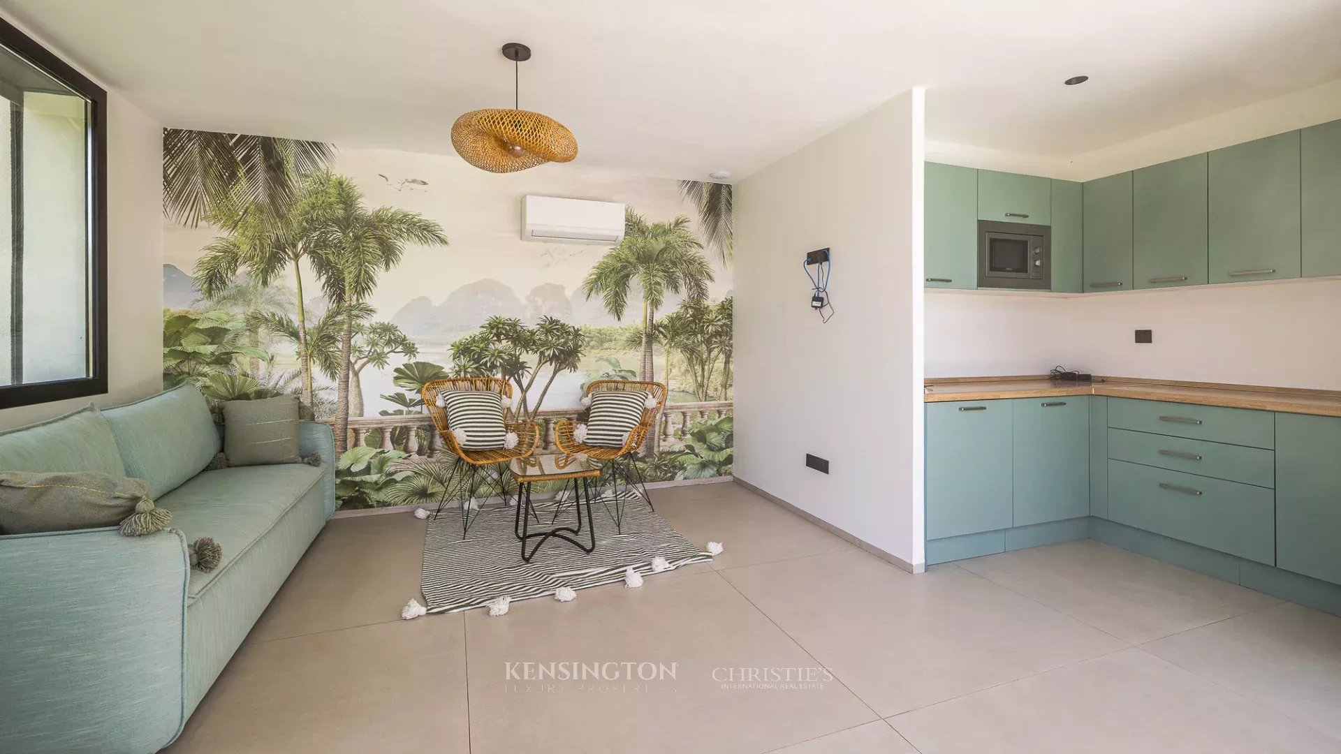 8 Bedroom Villa/Townhouse's Image 63