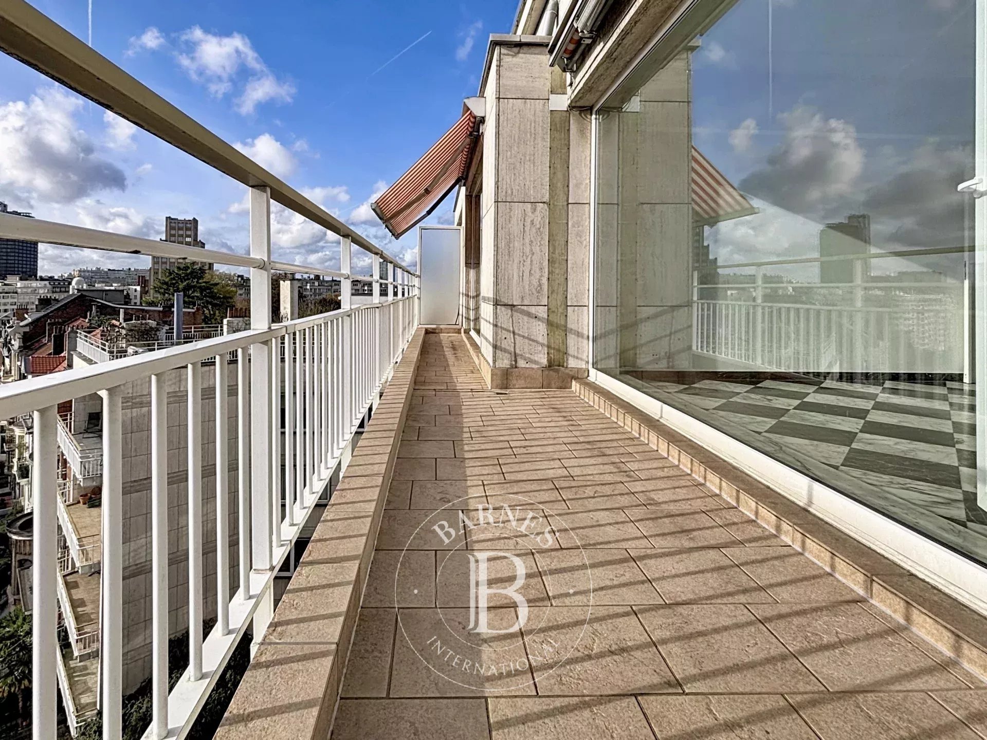 Ixelles- Penthouse 149m2 3 bedrooms- terrace-Parking