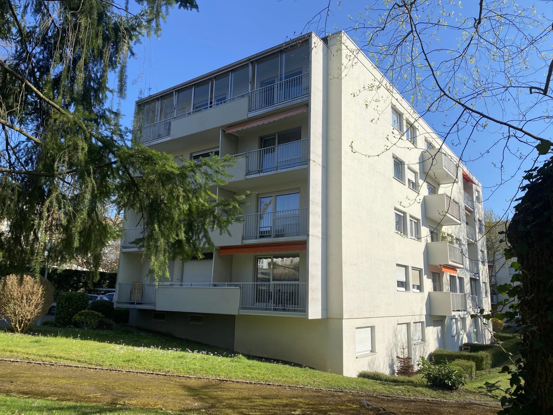 MULHOUSE, APPARTEMENT T3 de 94 m2 dans un environnement verd