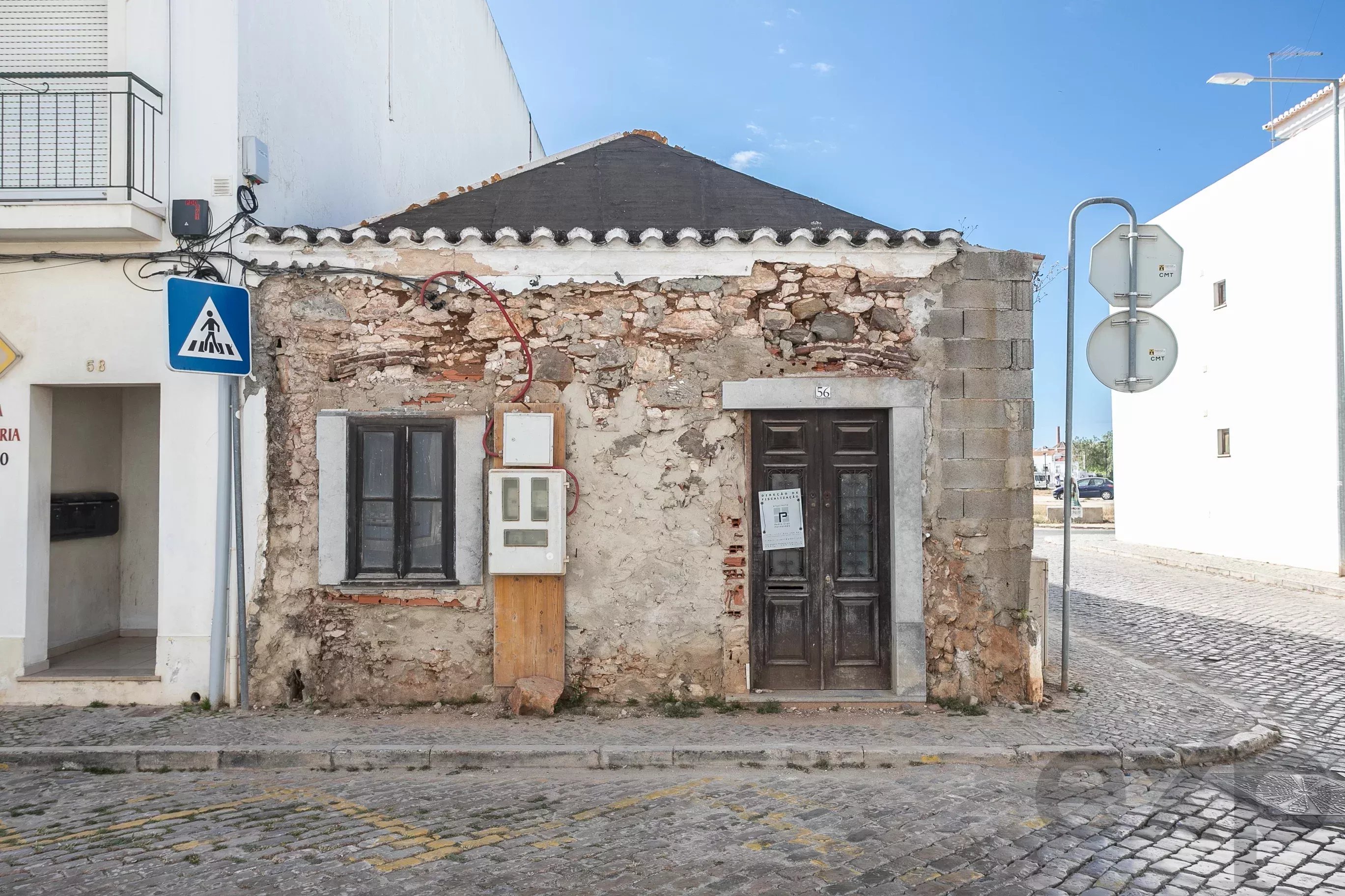 Charming House with Approved Reconstruction Project in Tavira Historic Centre 86993556 image 3
