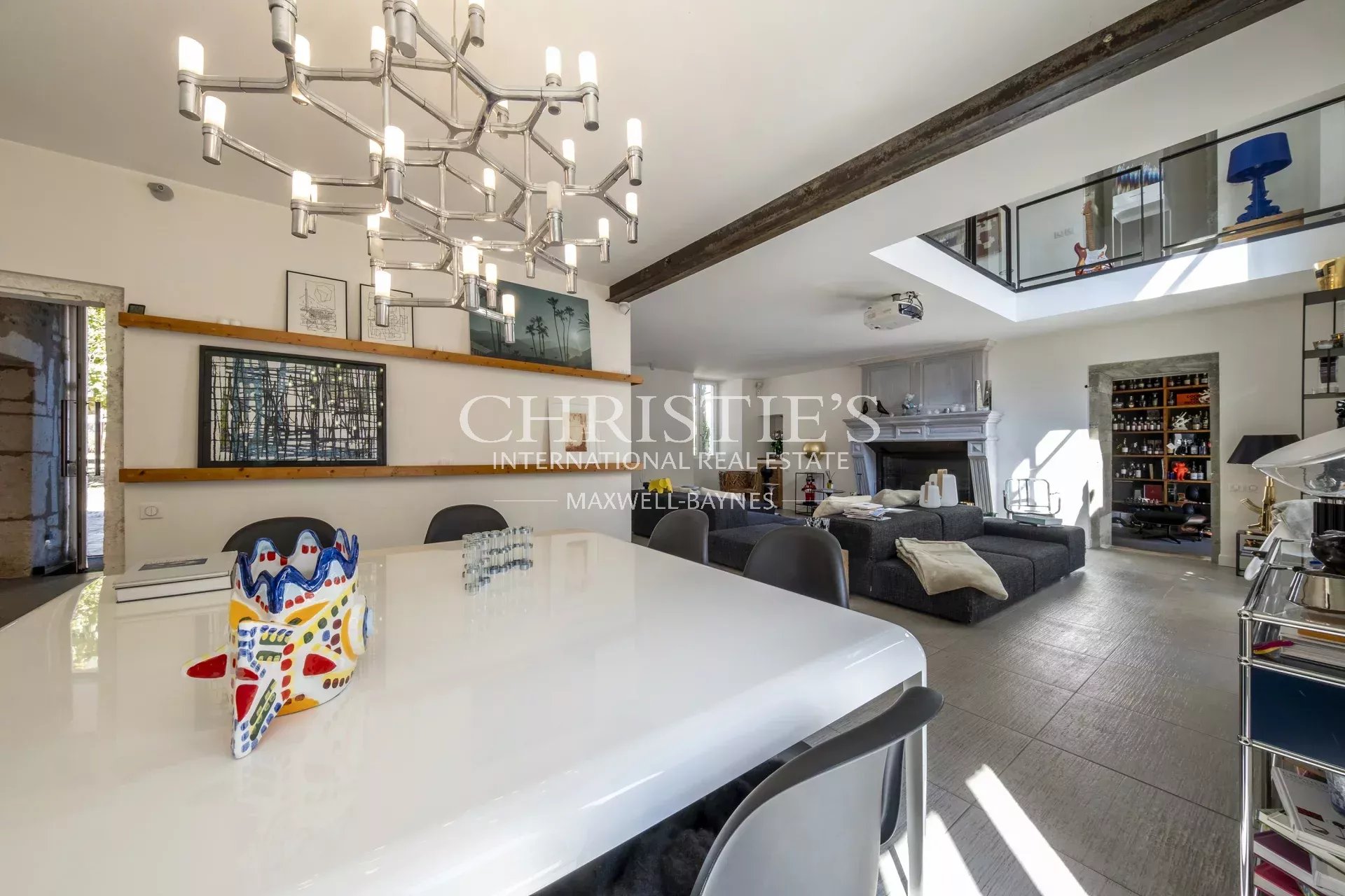 13 Bedroom Villa/Townhouse's Image 18