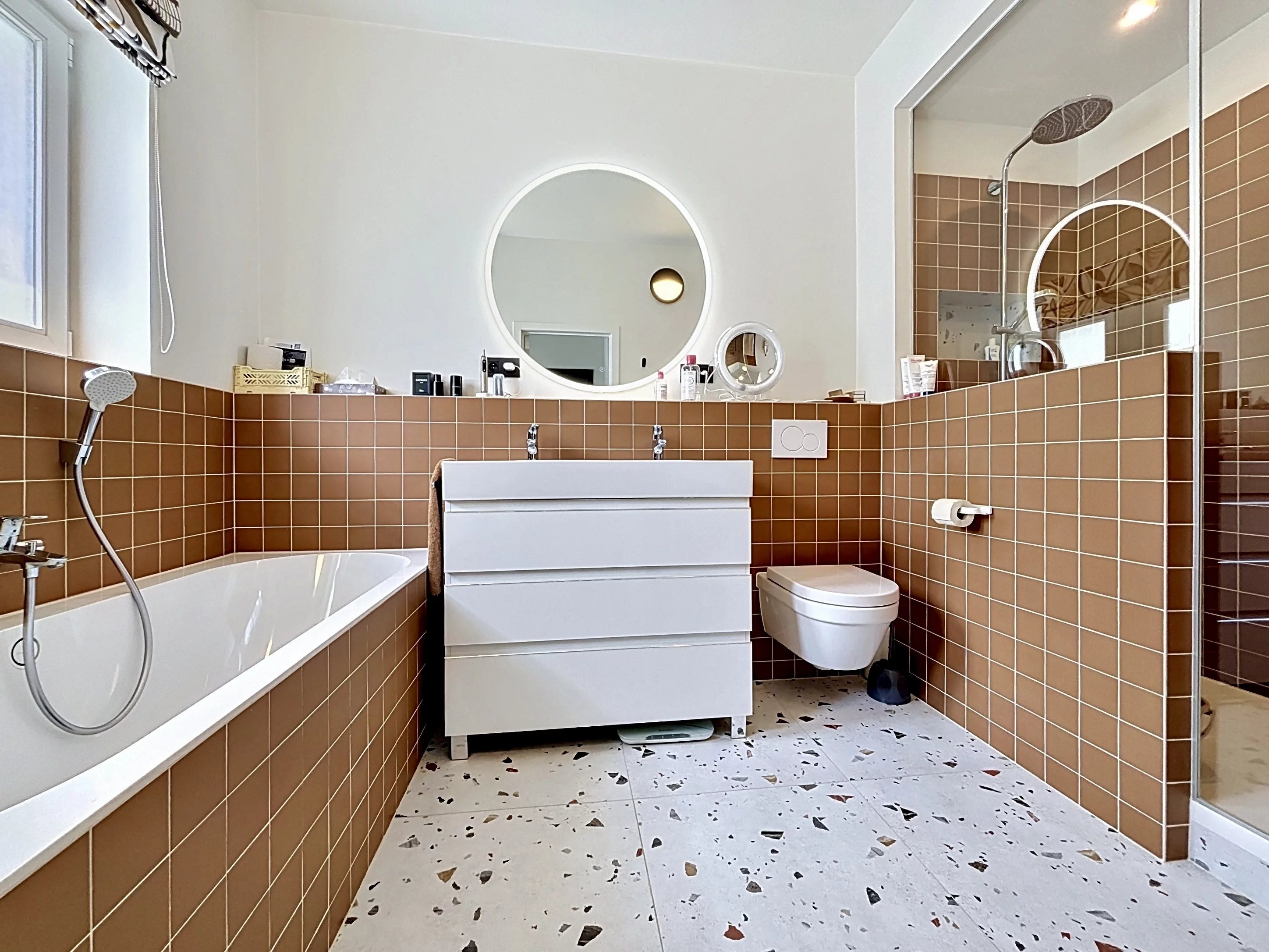 Observatory Neighborhood, a 3-facade house fully renovated on a 350m2 south-facing plot.