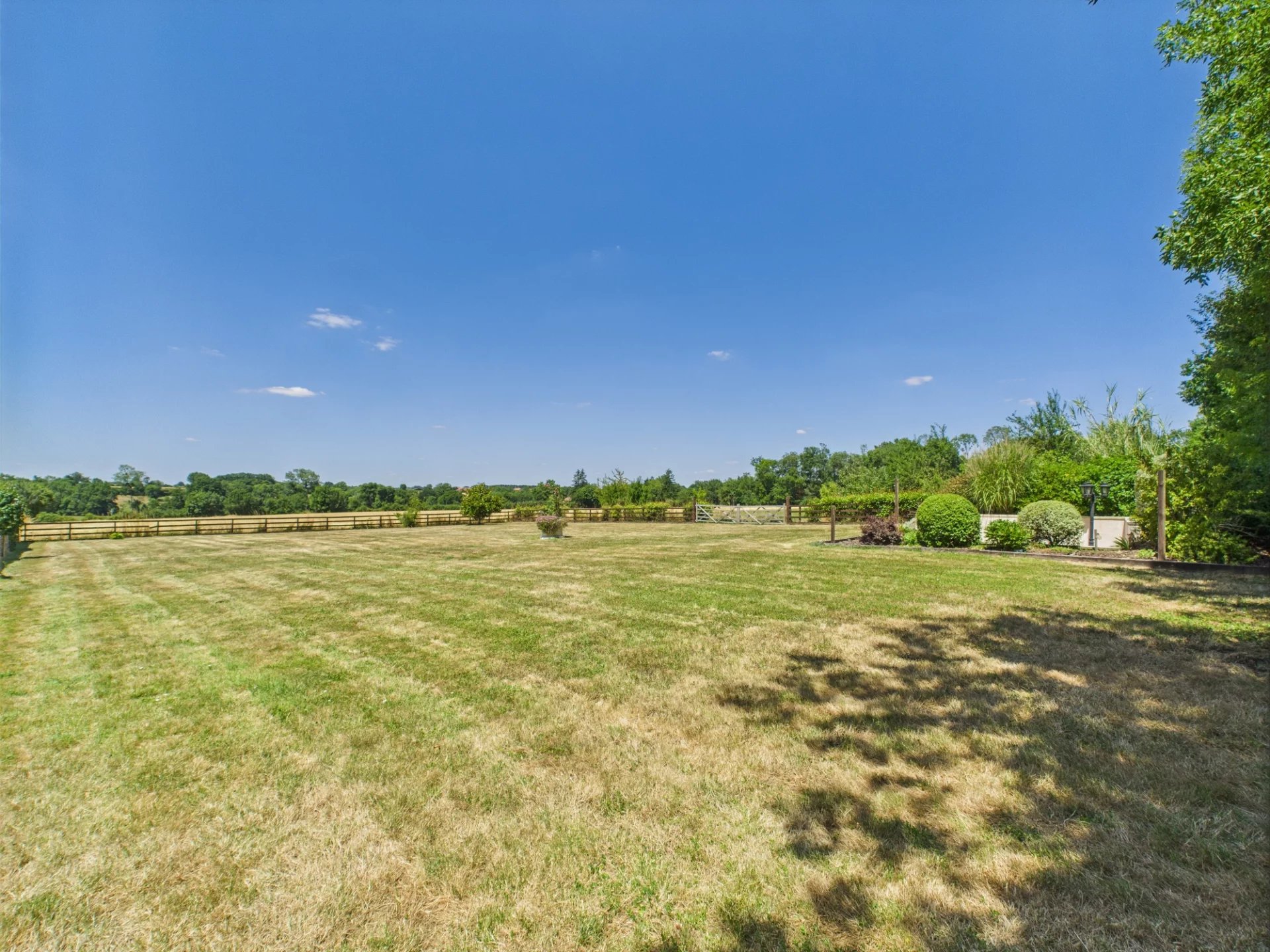 House in Saint-Hilaire-des-Loges - Image 2