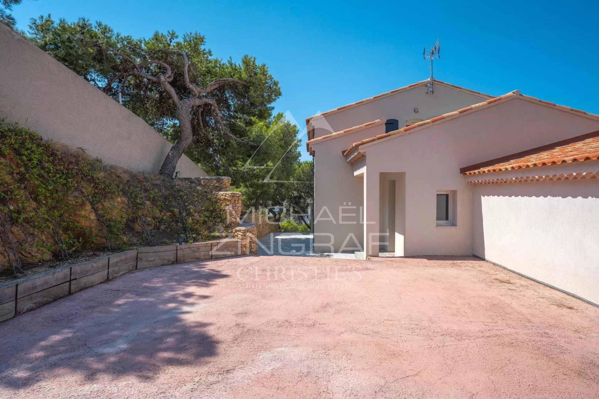 4 Bedroom Villa/Townhouse's Image 17