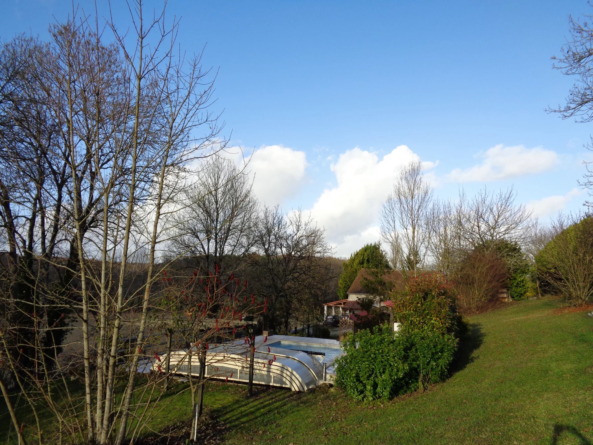 Superbe maison de campagne au calme, entièrement rénovée, 270 m² , 4 chambres., piscine et vues