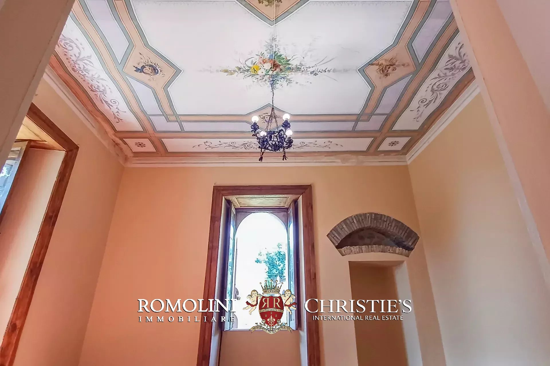 11 Bedroom Villa/Townhouse's Image 36