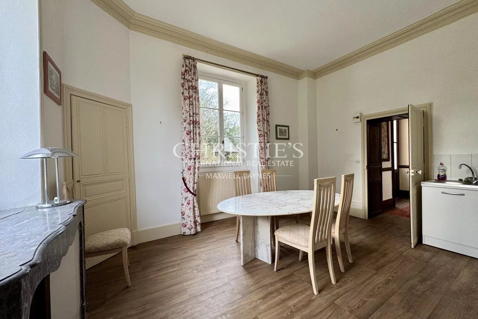 10 Bedroom Chateau's Image 37